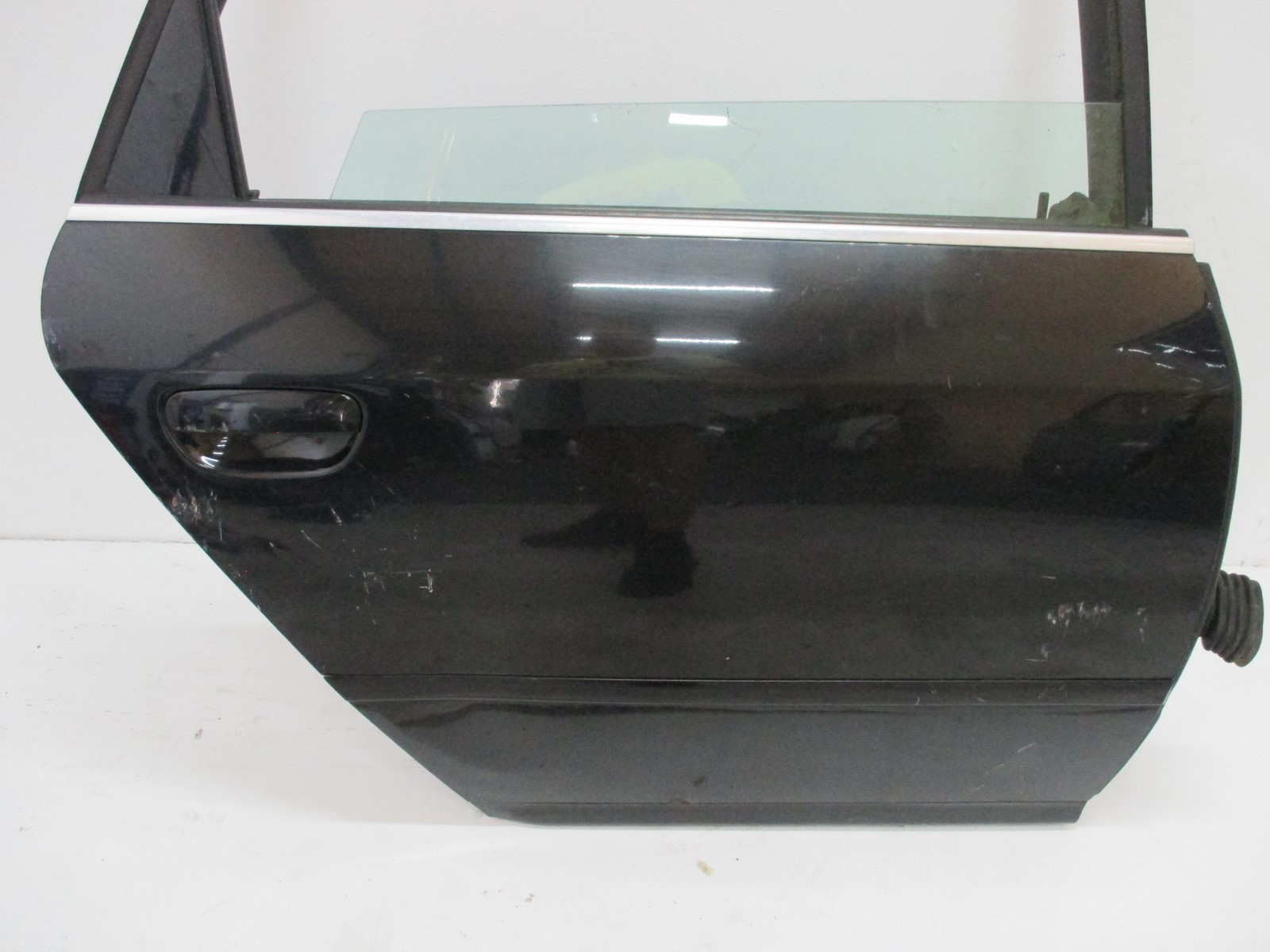 door right rear. AUDI A6 4B9 KOMBI 98R