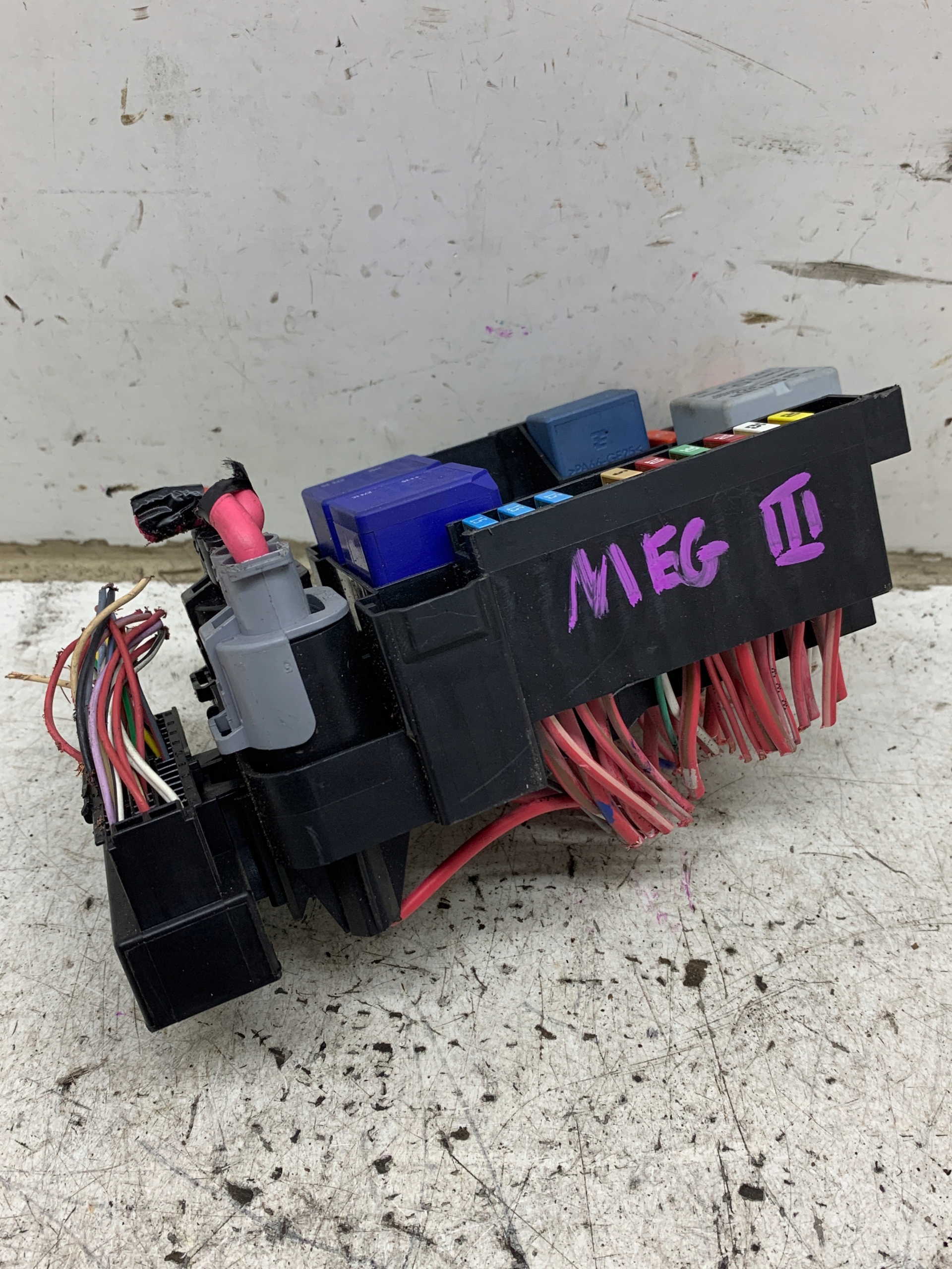 Module fusibles 252360003R RENAULT MEGANE III