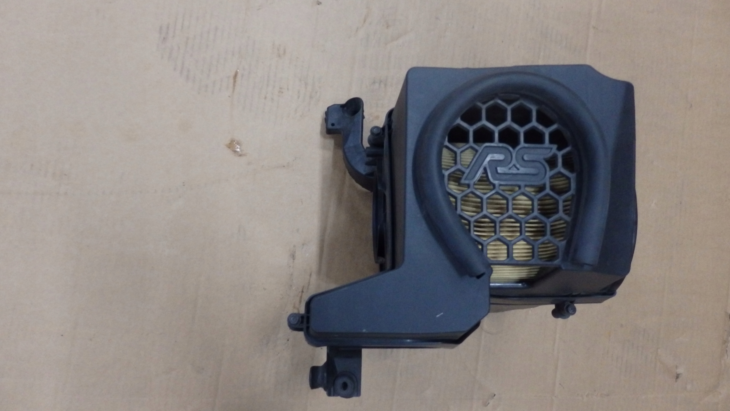 G1FY-9600-RB - КОРПУС ВОЗДУШНОГО ФИЛЬТРА FORD FOCUS MK3 RS