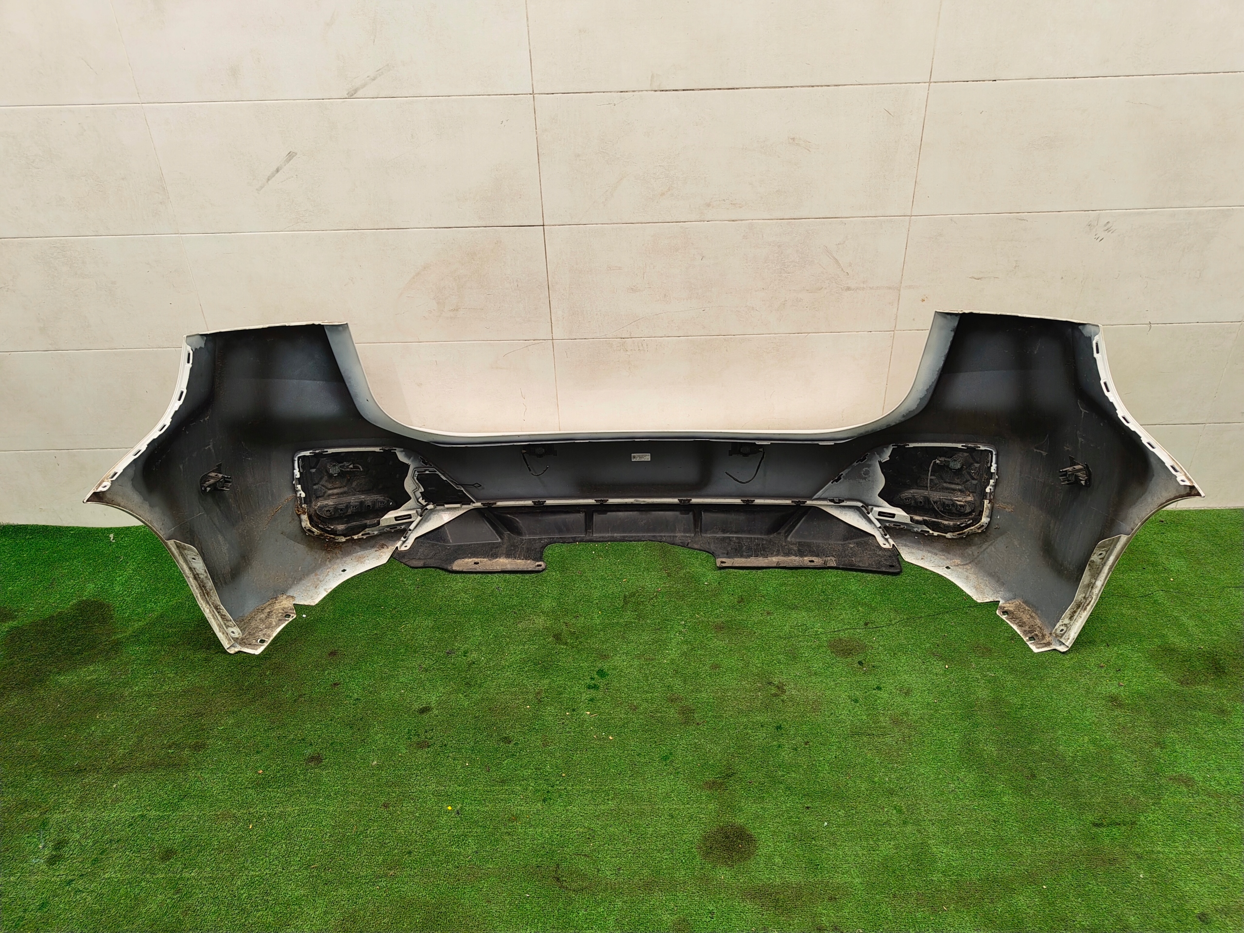BMW 2 U06 bumper rear part 6PDC below towing colour A300 m-packet