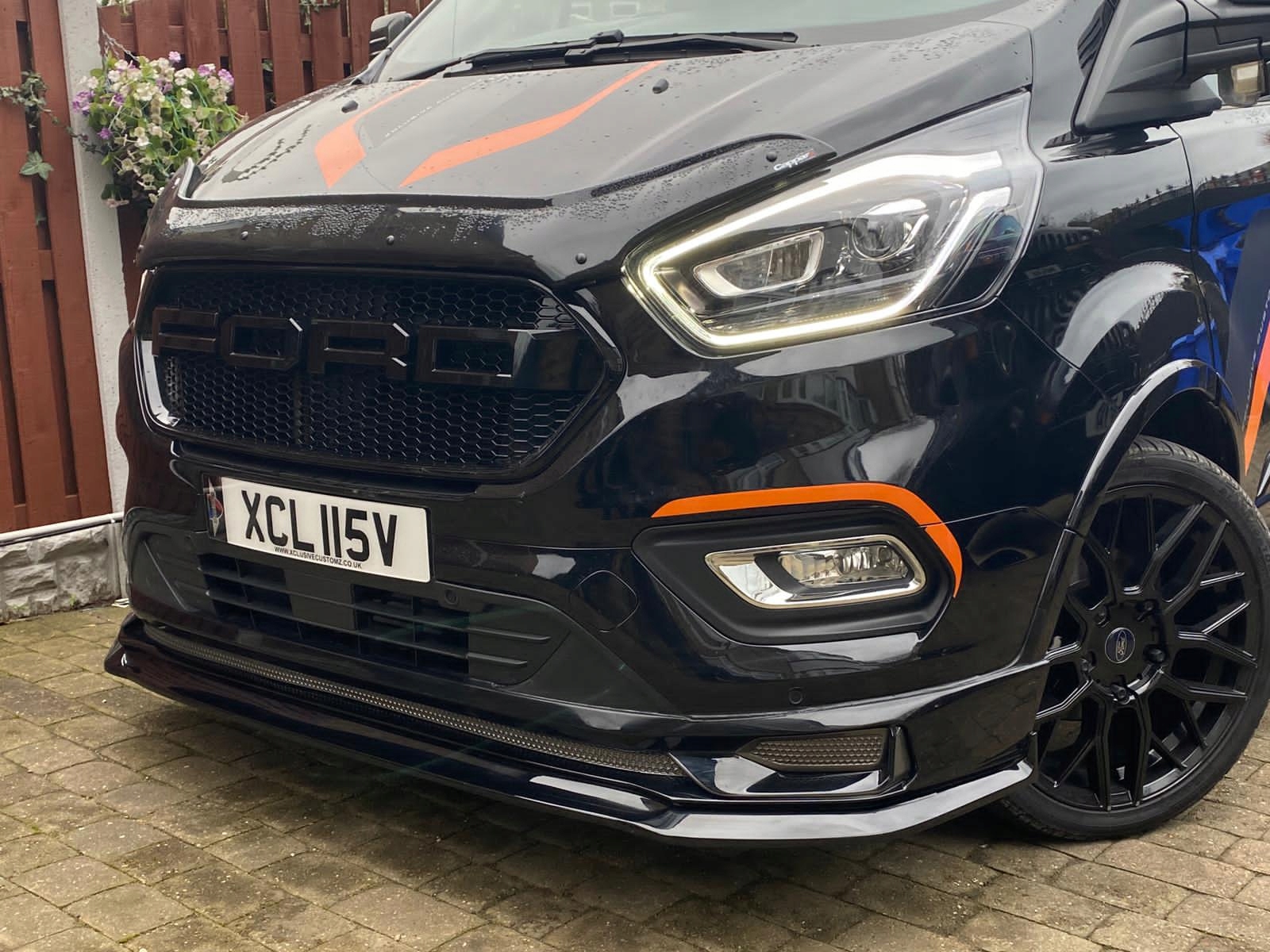 TRANSIT CUSTOM DOKŁADKA PRZEDNIA SPLITTER PLASTIK