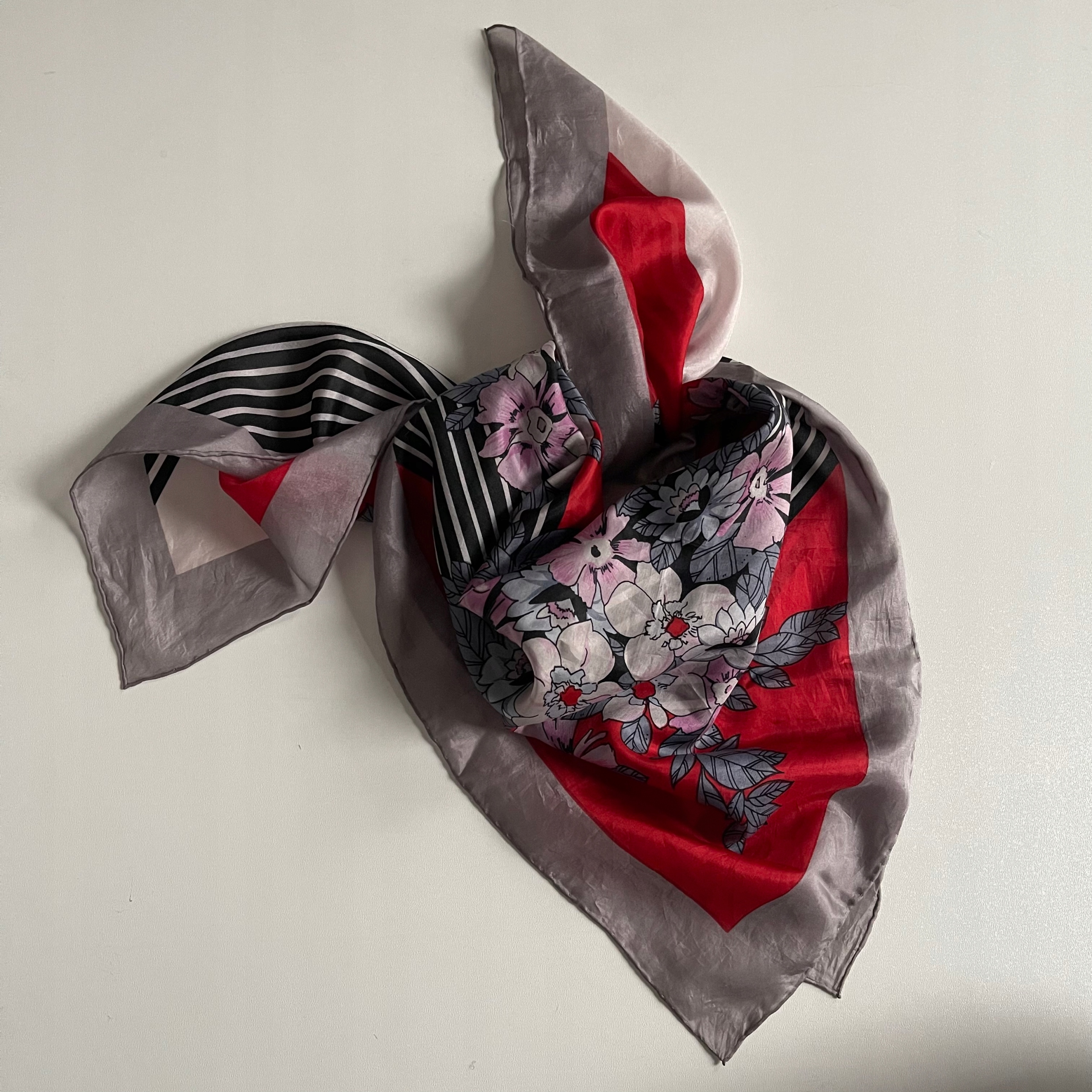 Piękna Chusta Apaszka Jedwab Marka Hand MADE