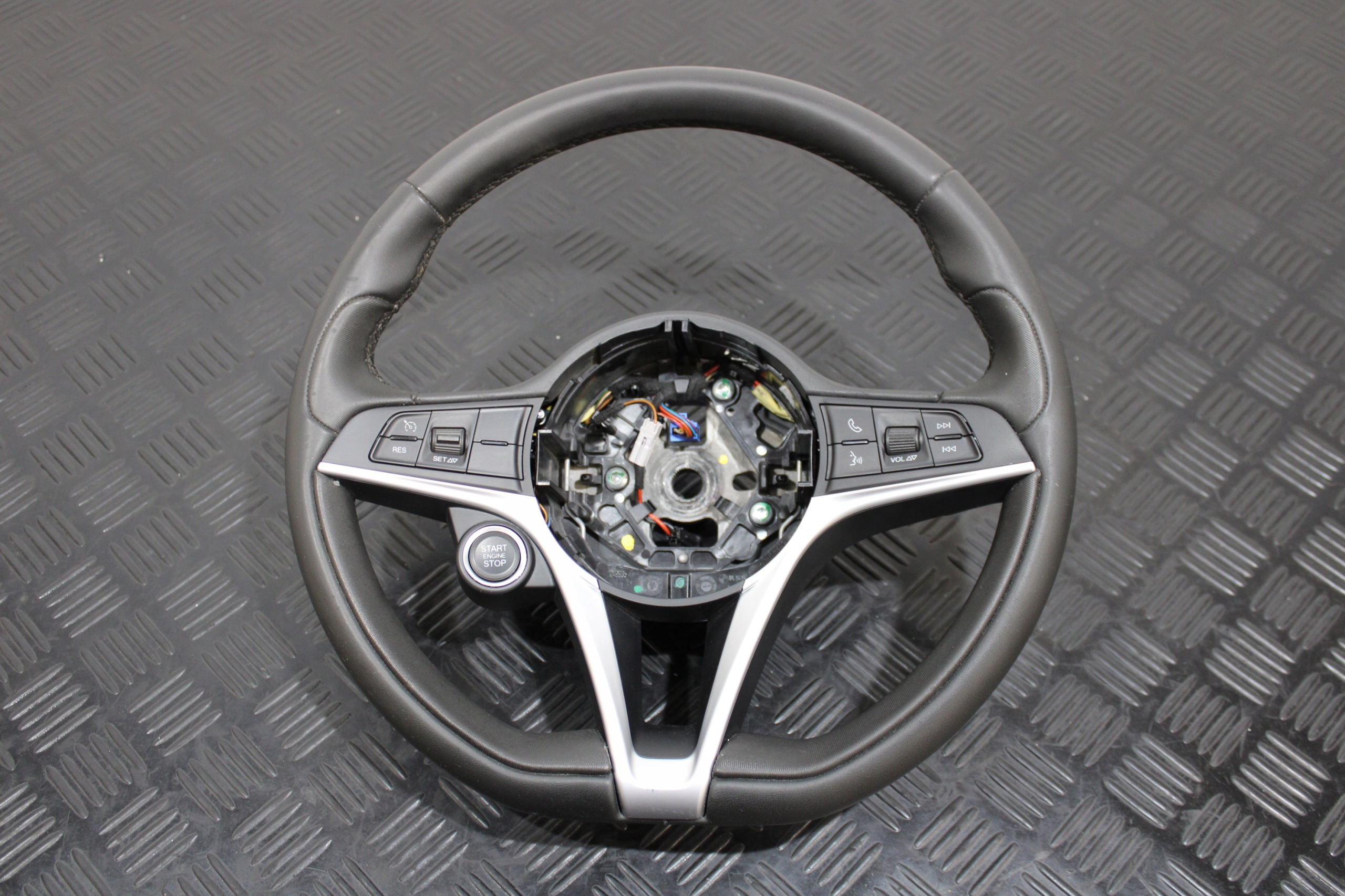 lenkrad MULTIFUNKCJA ALFA ROMEO GIULIA VELOCE