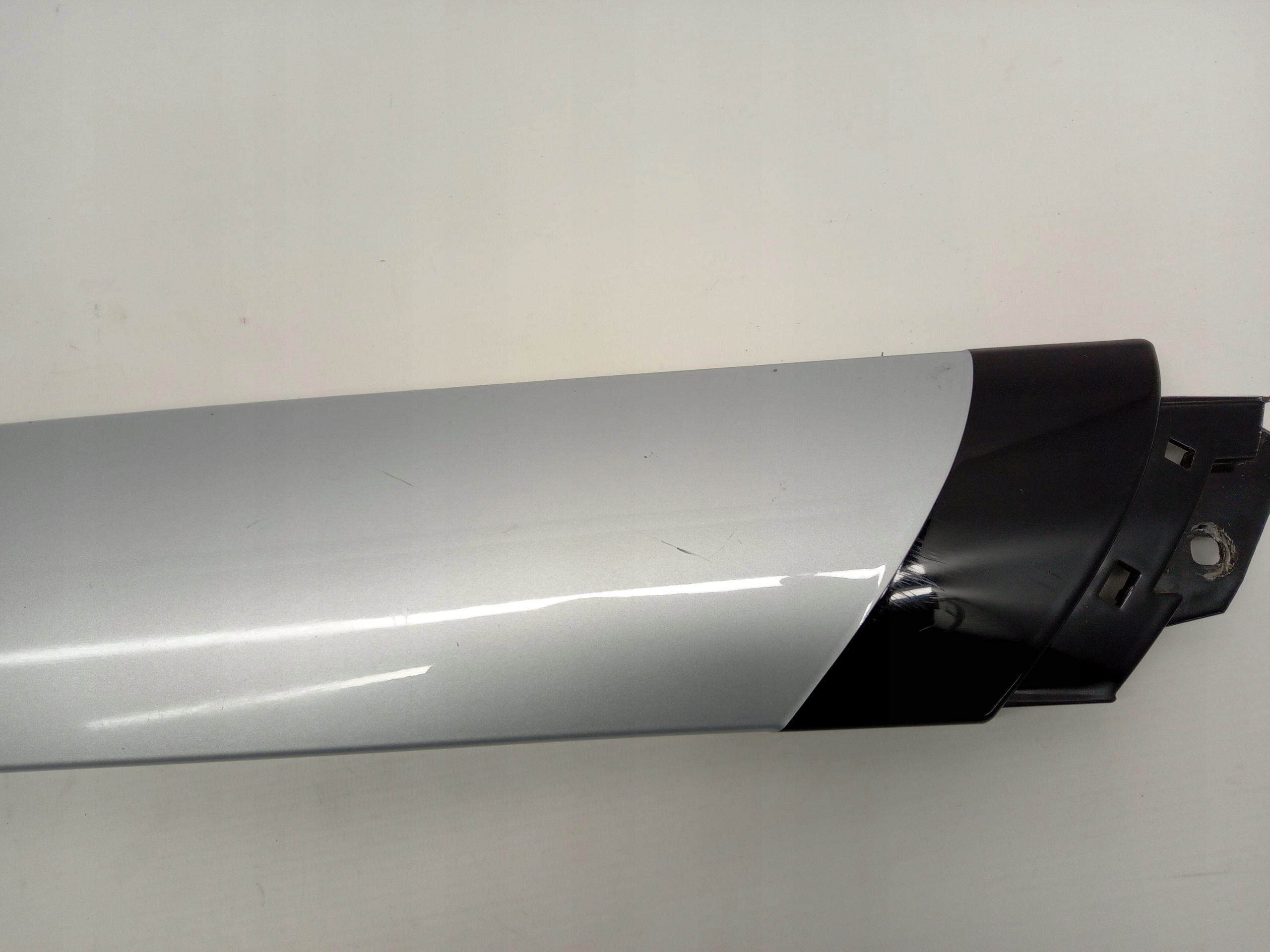 LEWA OSŁONA LISTWA SŁUPKA LAND ROVER DEFENDER L663 Numer katalogowy części N8B2-025A52