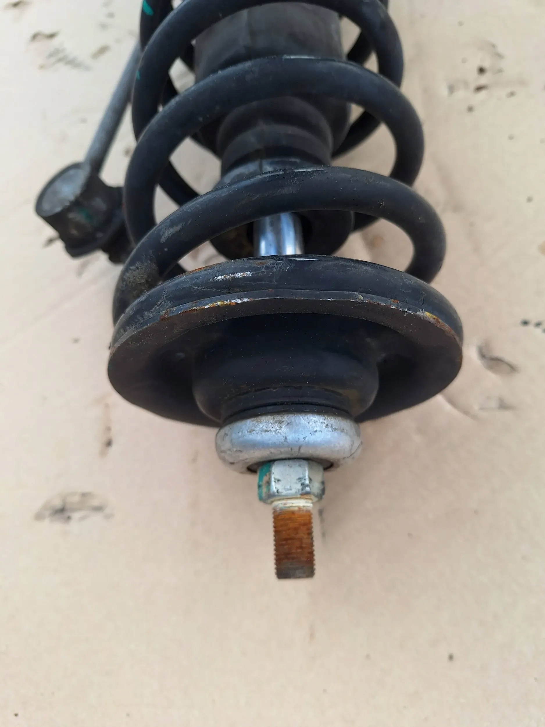 shock absorber front left Nissan Micra K13 10-16