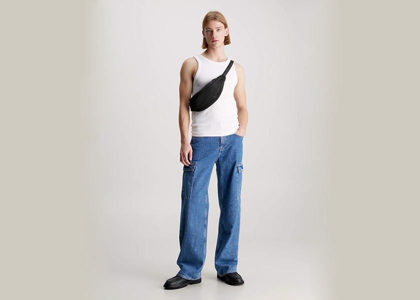 Calvin Klein Džíny Ledvinka K50K511781 velikost Ultralight Waistbag38 Ny