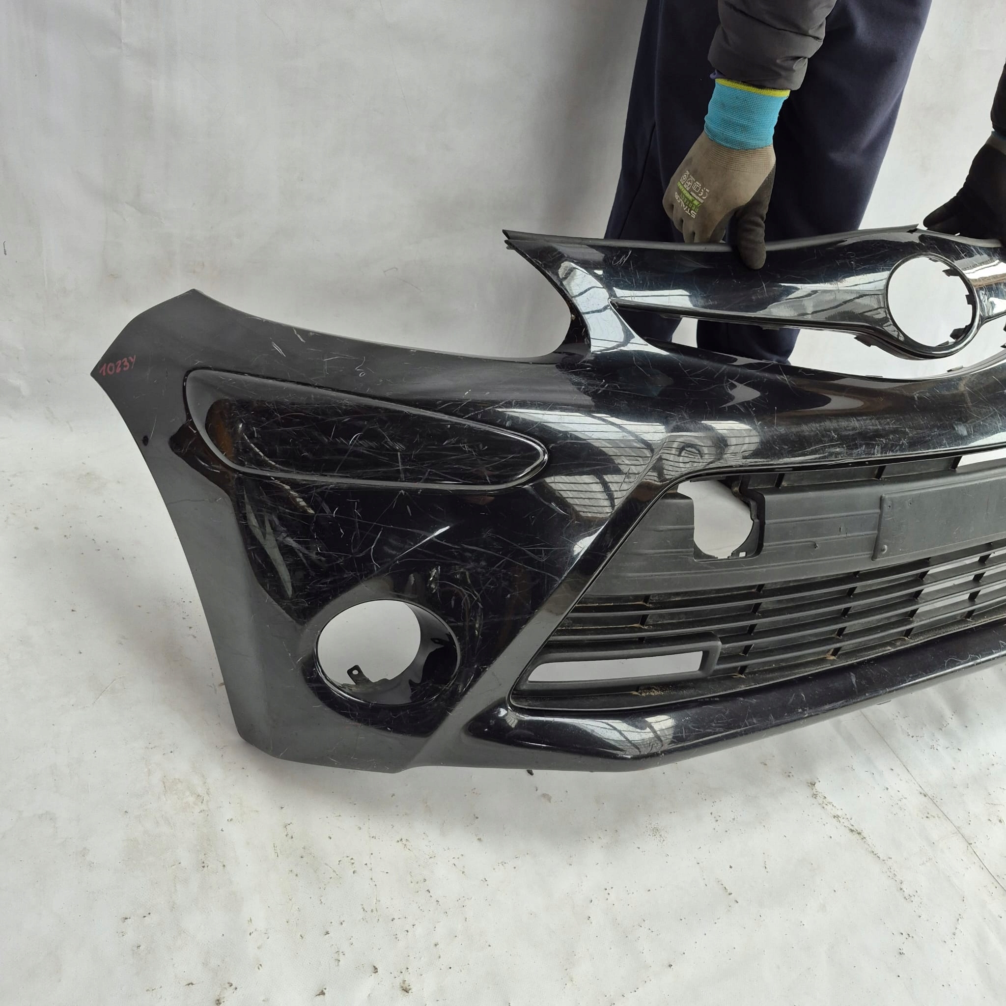TOYOTA AYGO and 1 LIFT 12-14 bumper front front