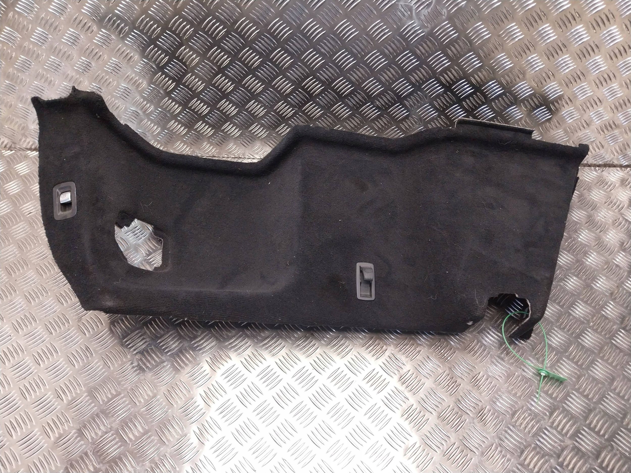 boot upholstery right rear part A2056909604 MERCEDES W205 KOMBI