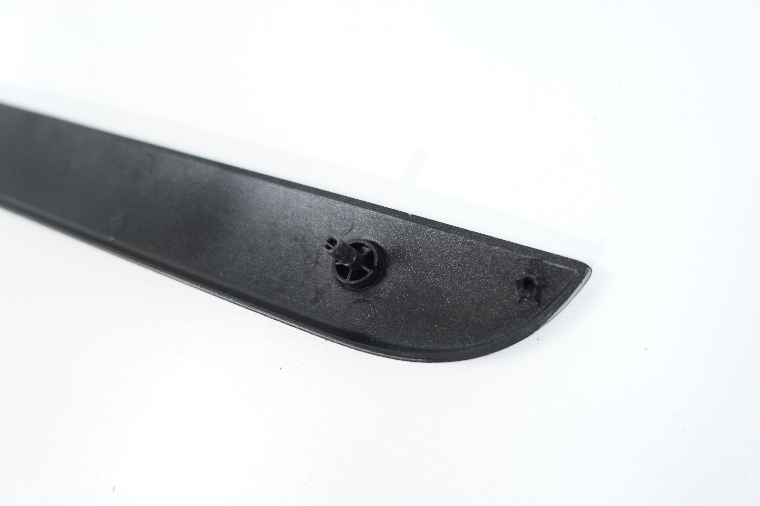 moulding side lower left front MERCEDES VITO W639 A6396909925
