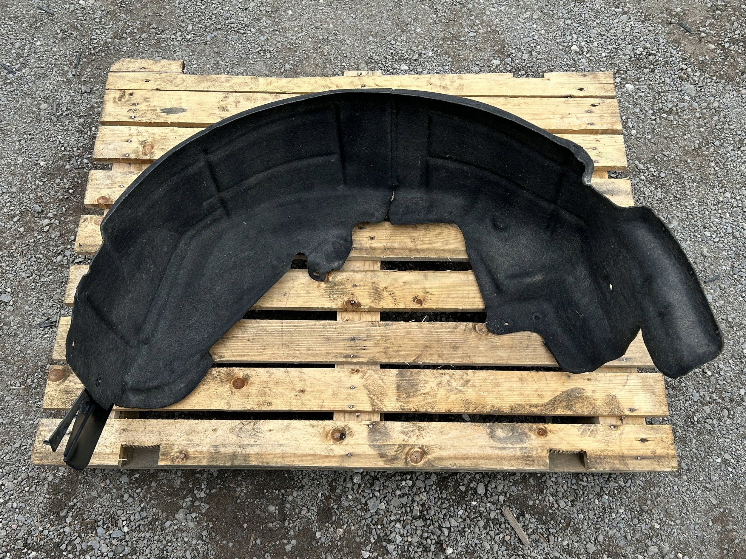 mudguard rear part rear. left Lincoln Continental 2017r