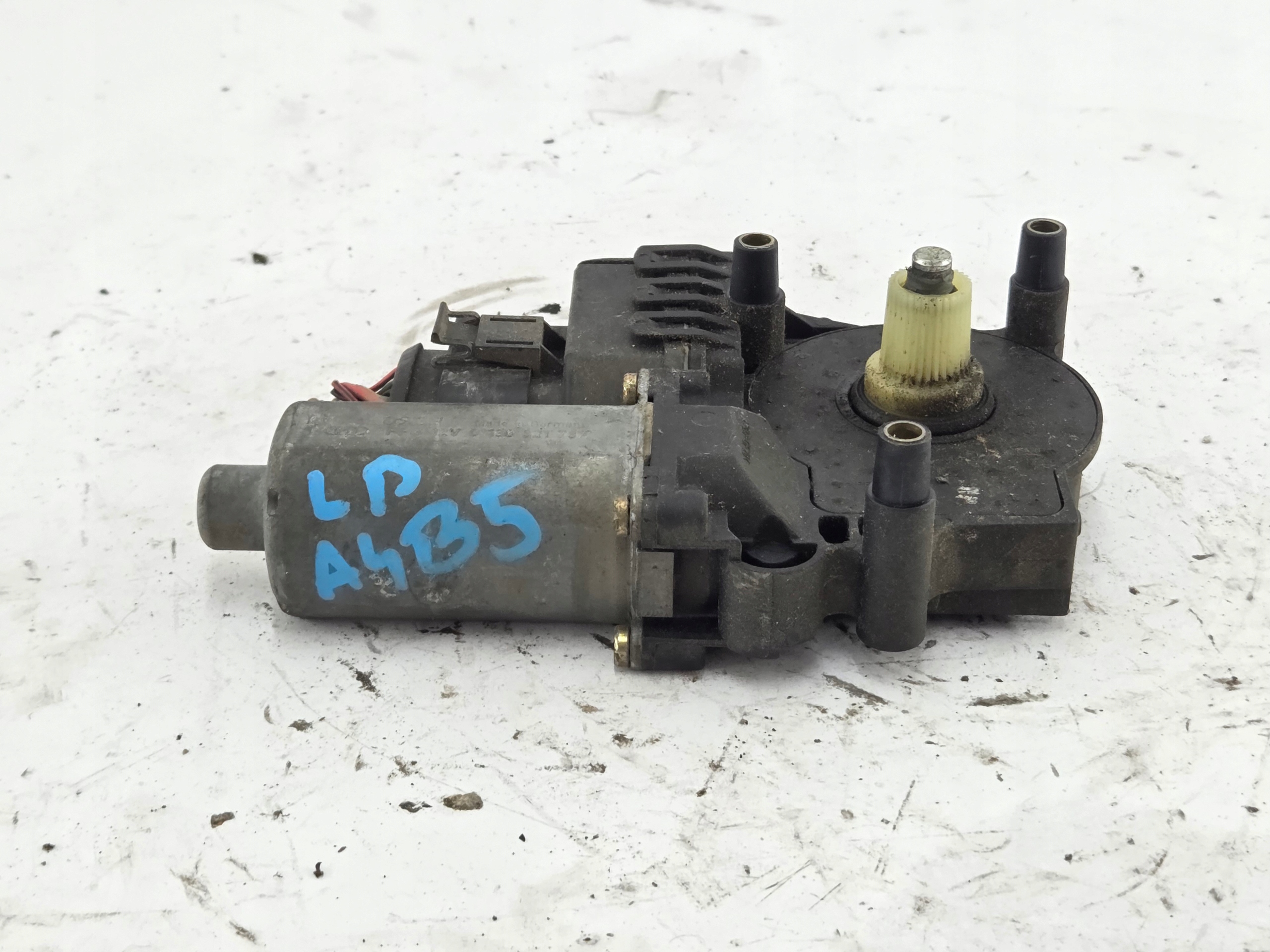 AUDI A4 B5 mini motor windows left front 0130821787