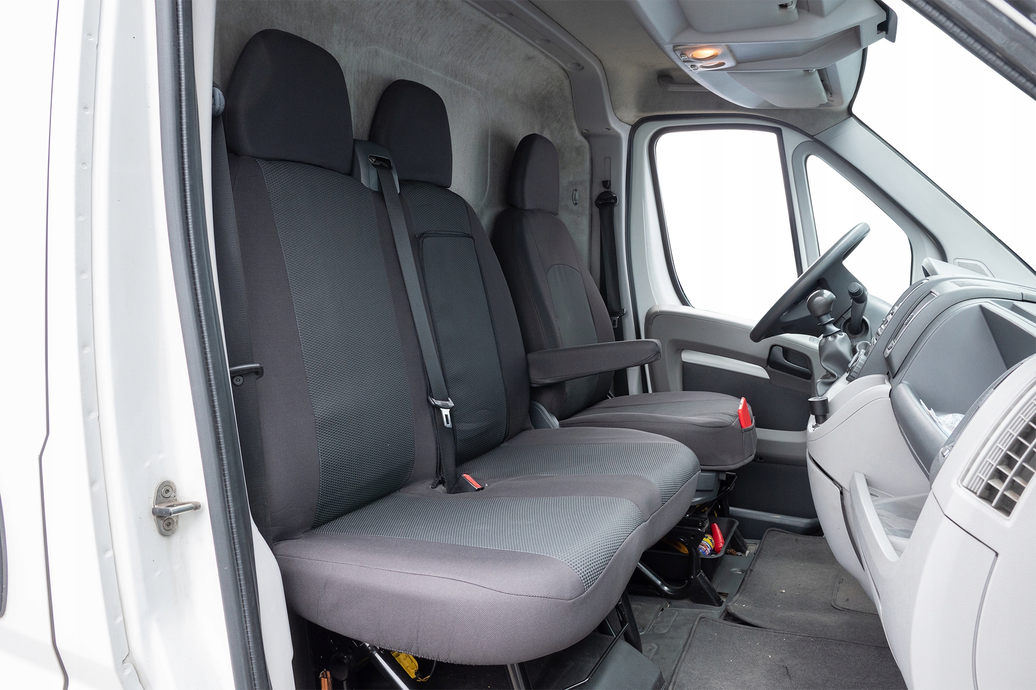 Pokrowce na miarę Opel Vivaro 3 osoby 2001-2014 Producent części Inny