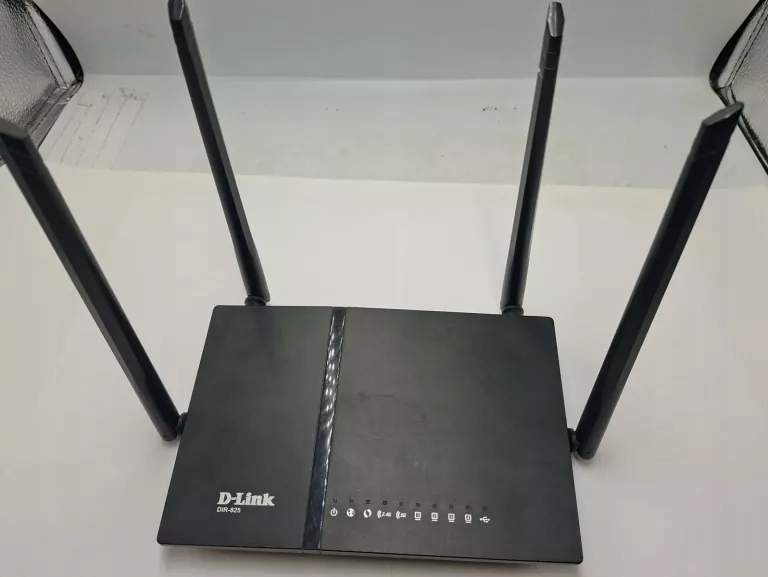 Router D-Link DIR-825 802.11ac (Wi-Fi 5)