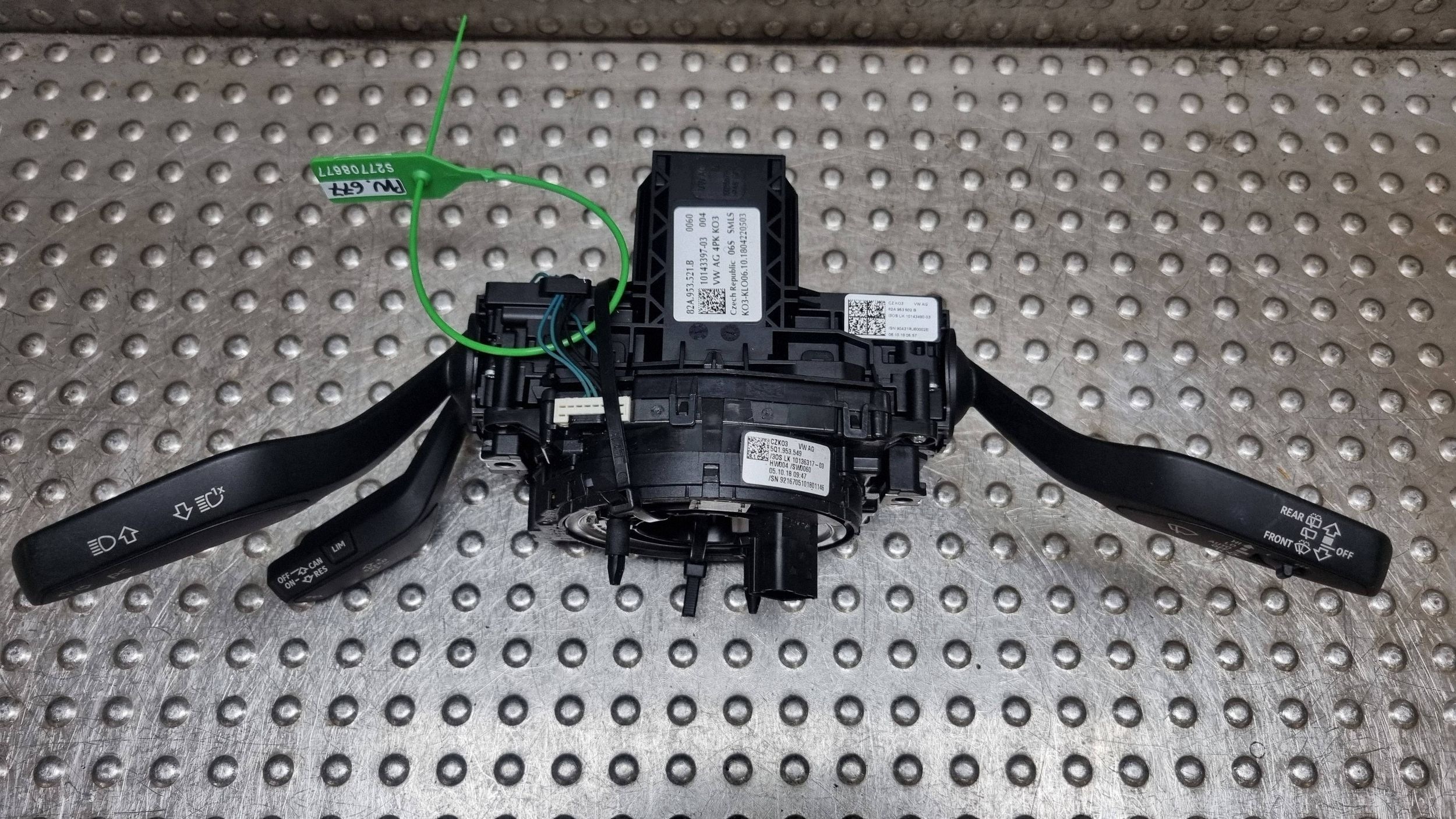 commodo commande levier commodo sous volant anneau 82A953521B 82A953502B AUDI Q2 81A