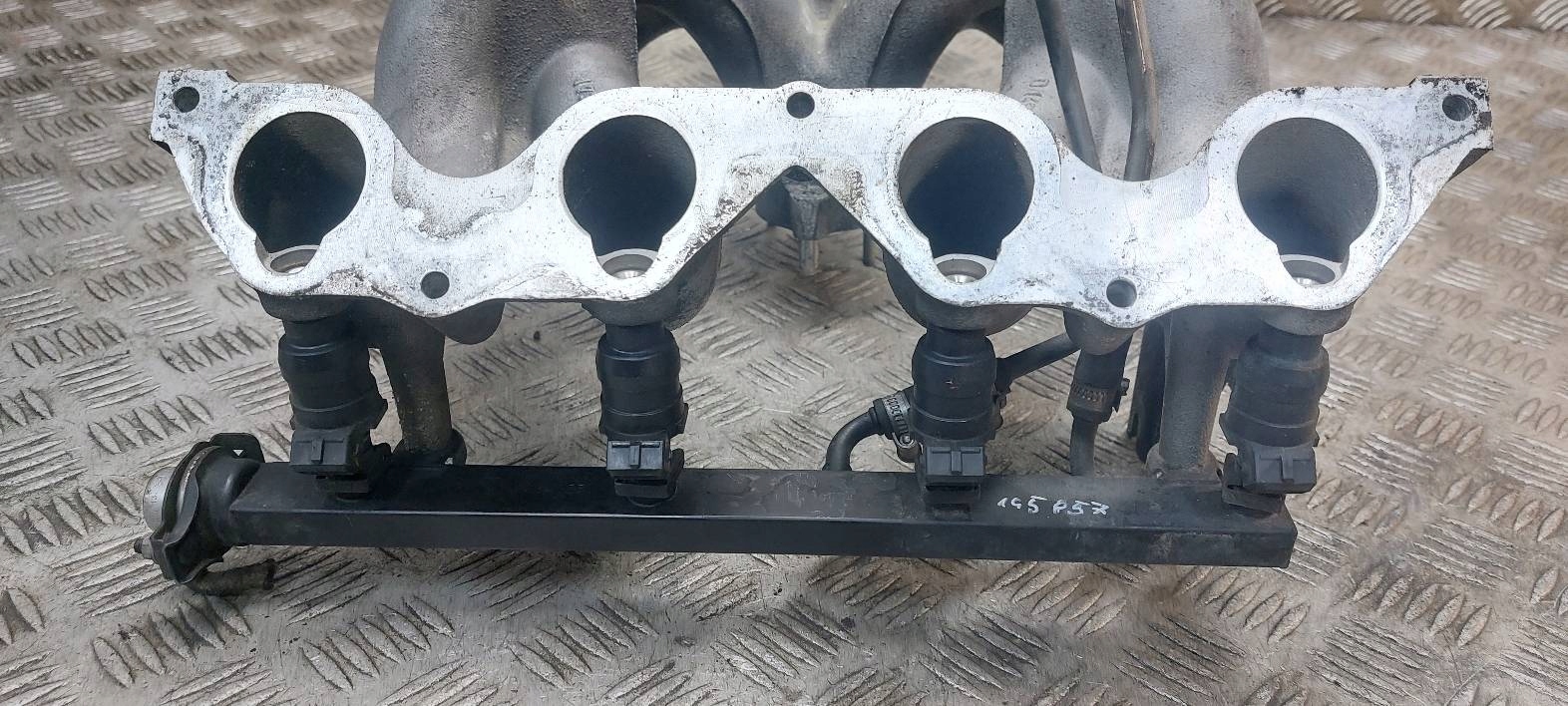 injection ramp BMW E34 1.6 1.8 17346359 1734355