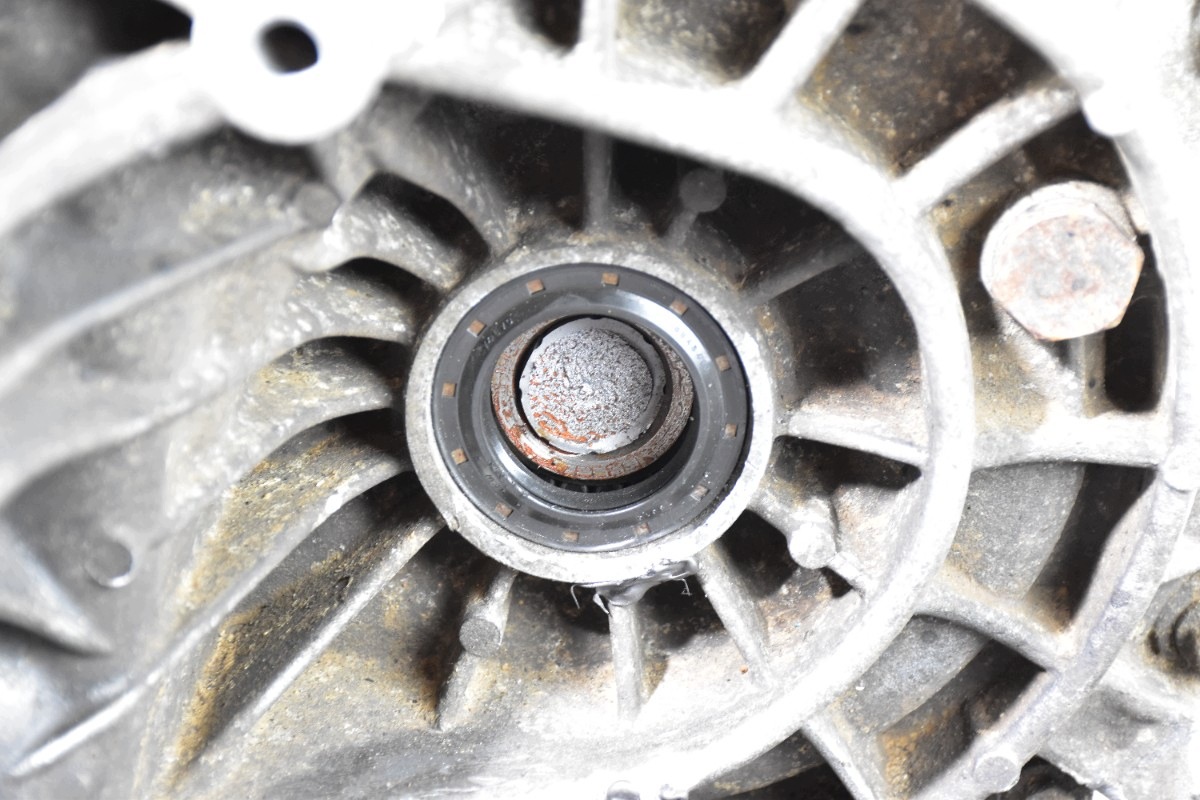 CAMBIO manuale FORD FOCUS II MK2 2.5T ST 225KM 666R7002AE @ opis@