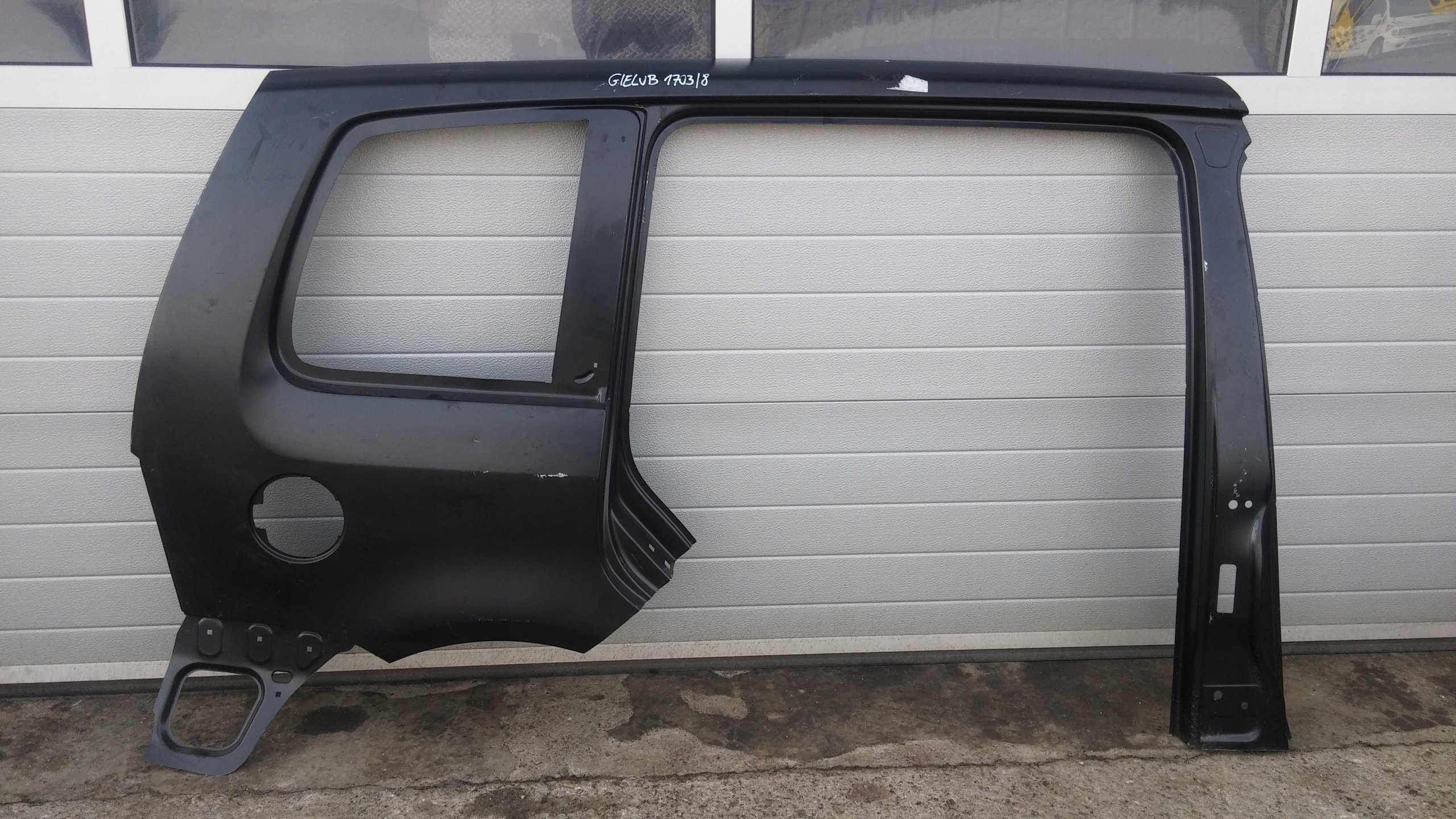 VW TOURAN 1 I 03-10 BŁOTNIK PRAWY TYLNY SŁUPEK B