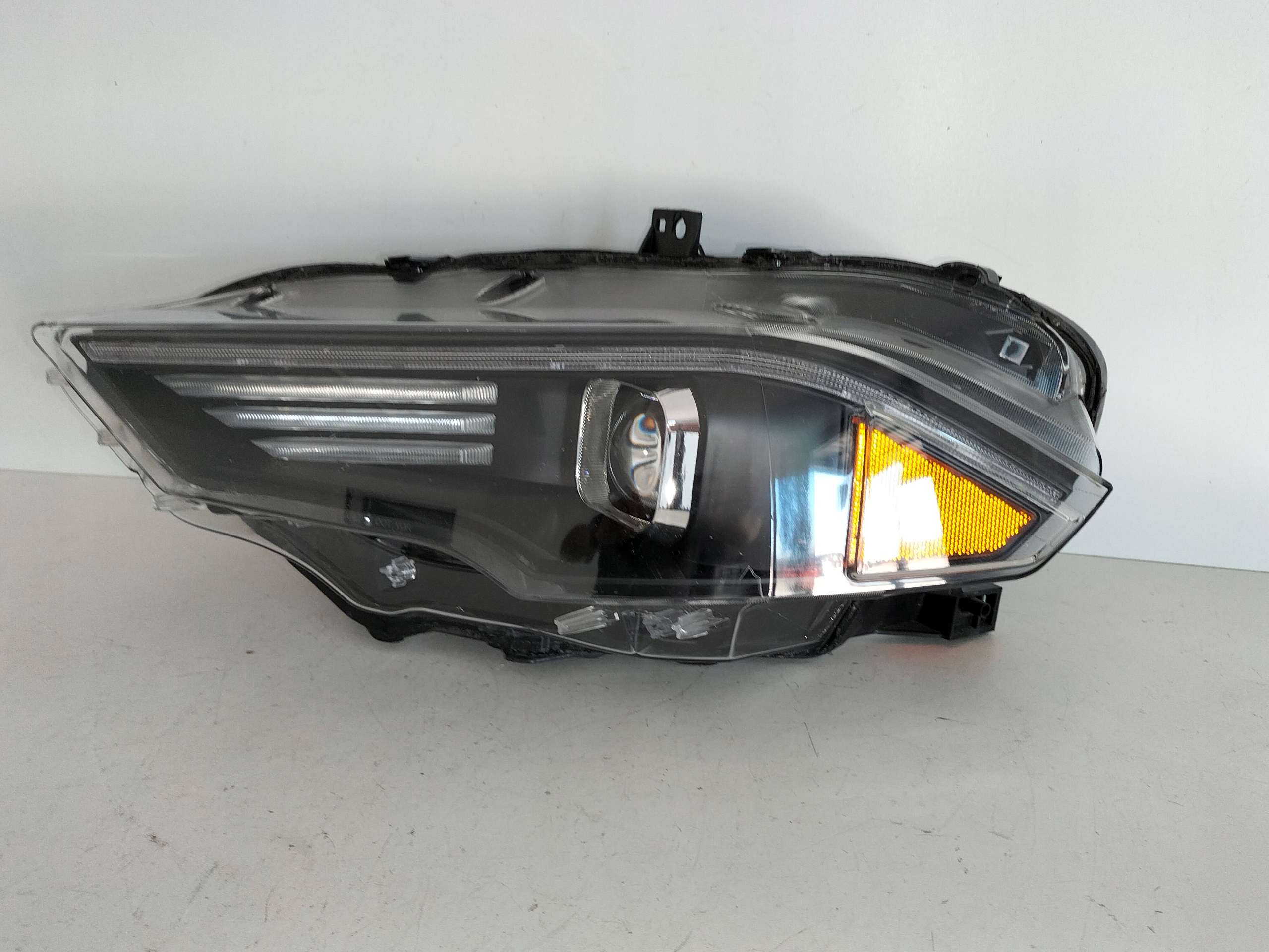 light front reflektor left MUSTANG VI LIFT 18- USA EAGLE EYES LED