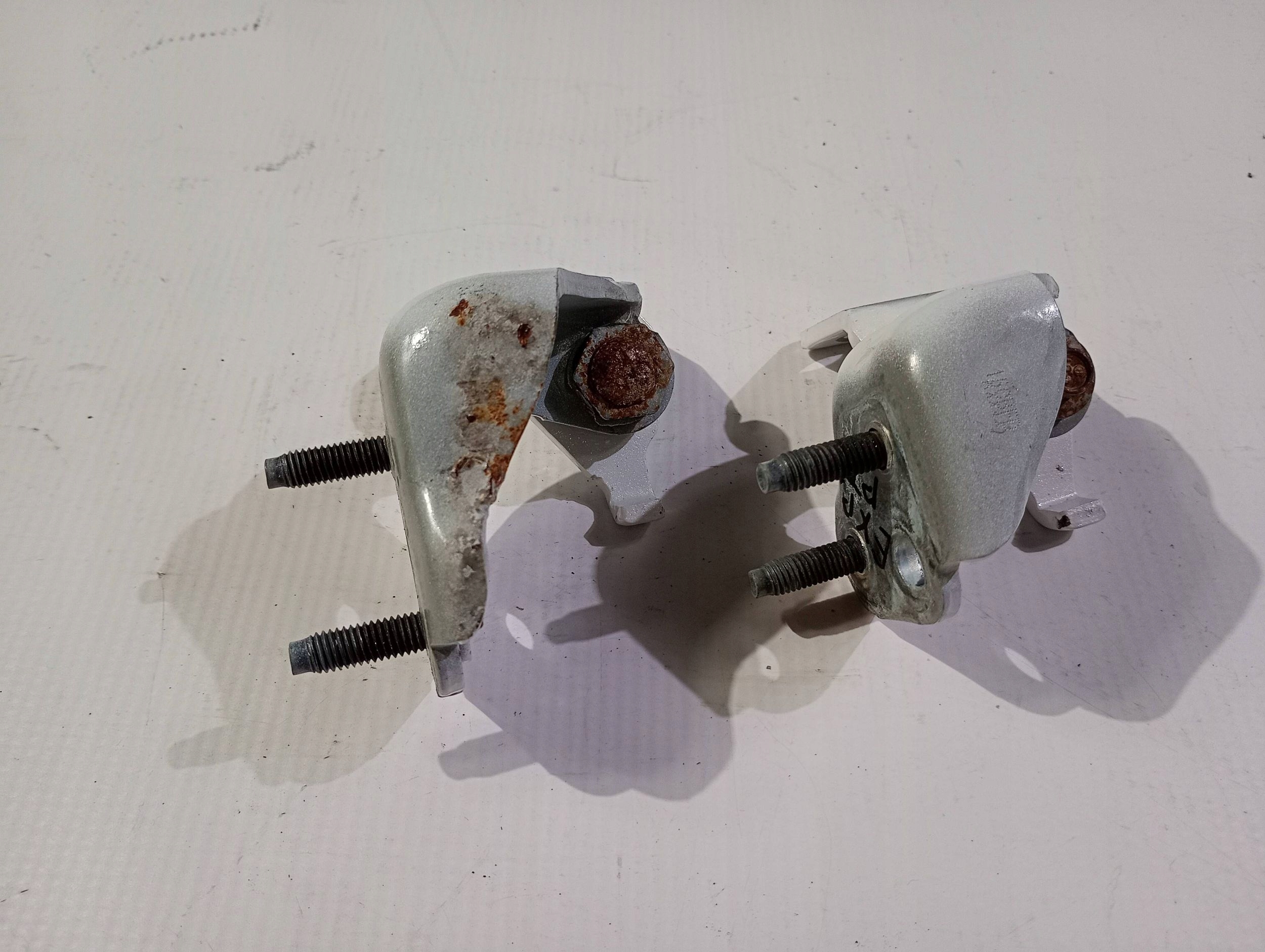 hinges door tylnych right rear part rear. right Ford Explorer V 2016