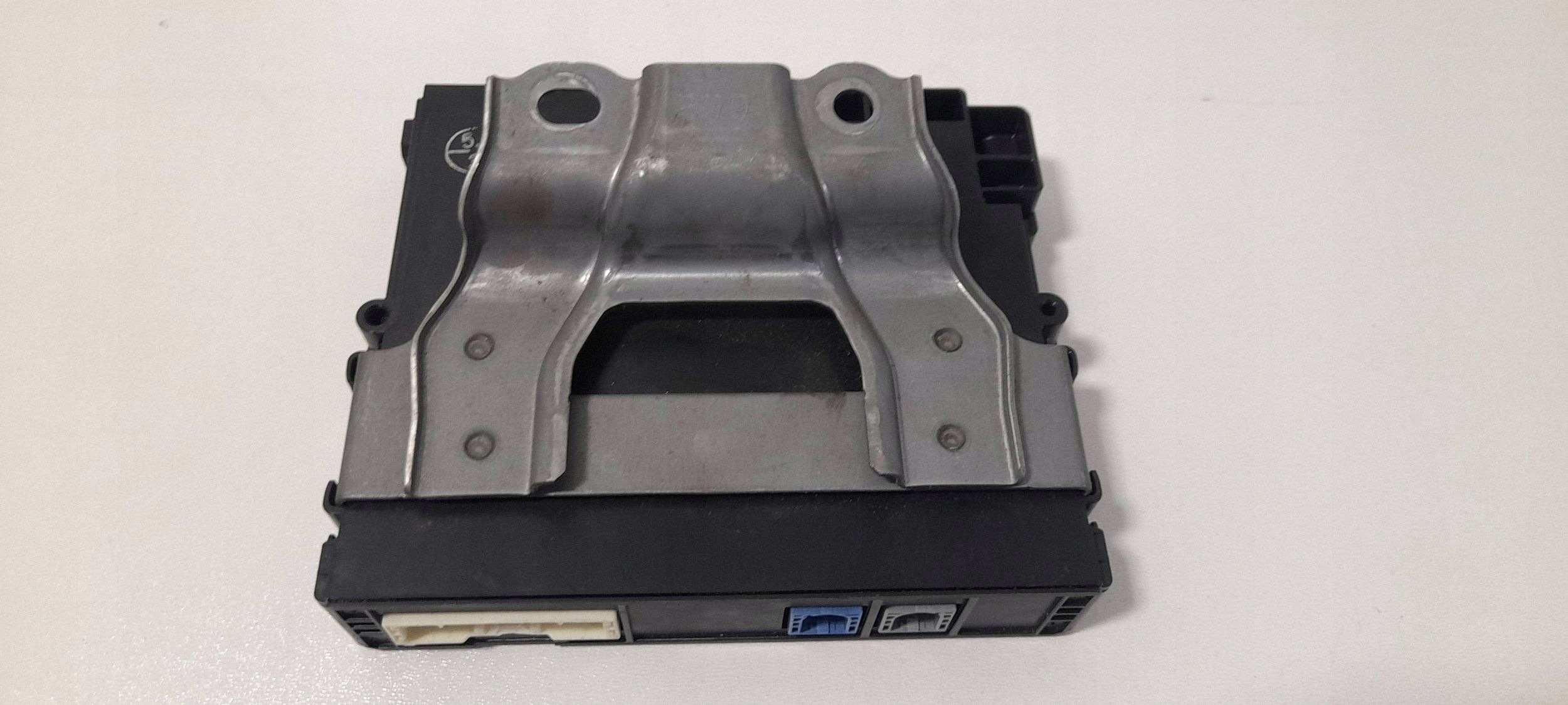 Toyota Corolla E21 control unit telefonu 8674012040 (MD436)