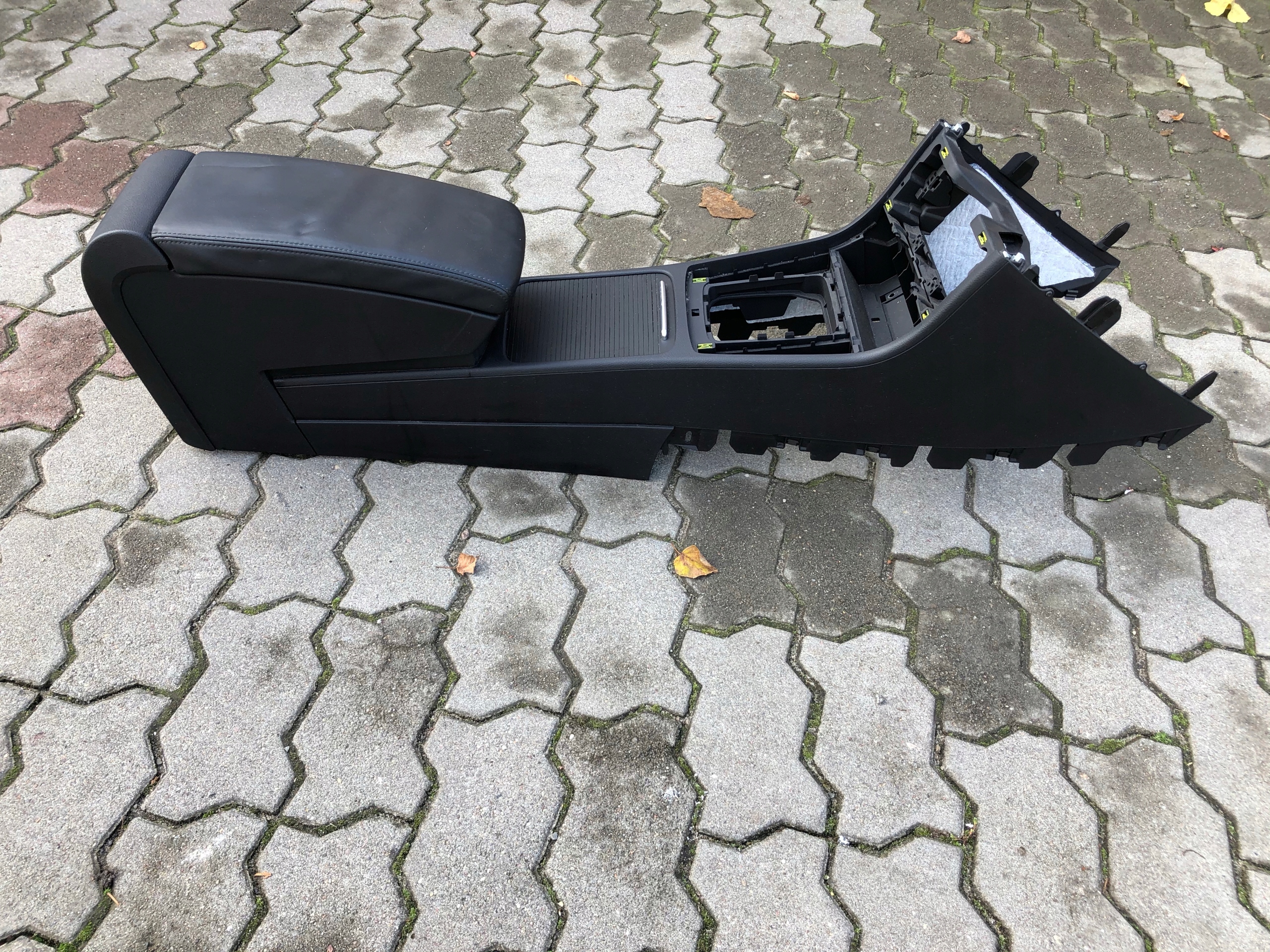 PASSAT CC TUNEL mitte Leder GRZANA Sitz