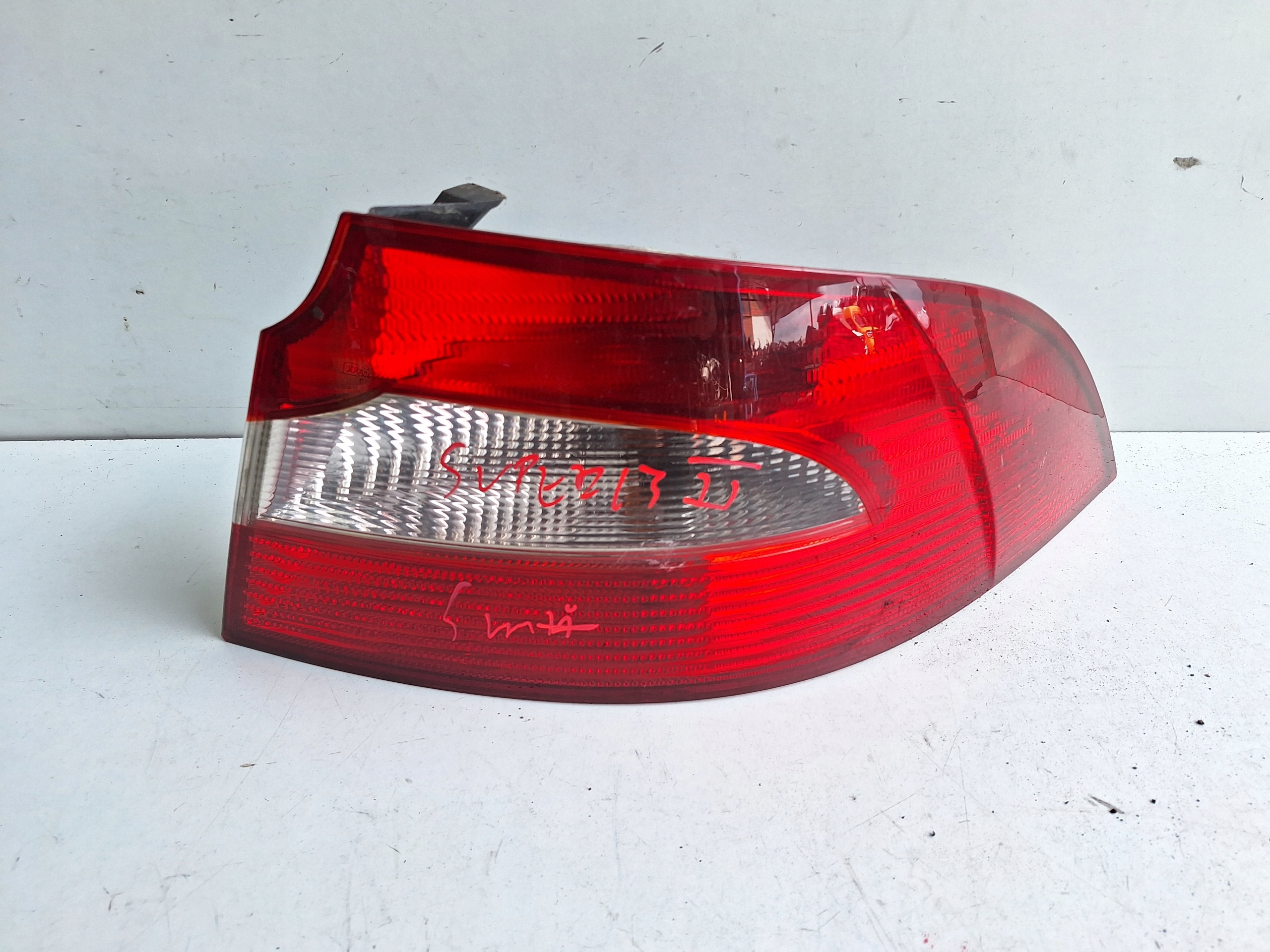 SKODA SUPERB II 3T HB 08-13 light rear part right