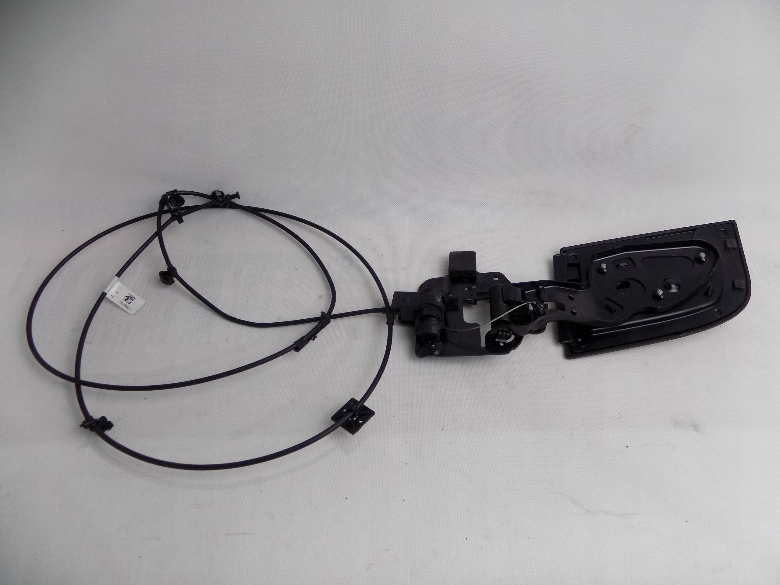 A2057500221 - MERCEDES W205 кабриолет люк на крыше петля задняя правая