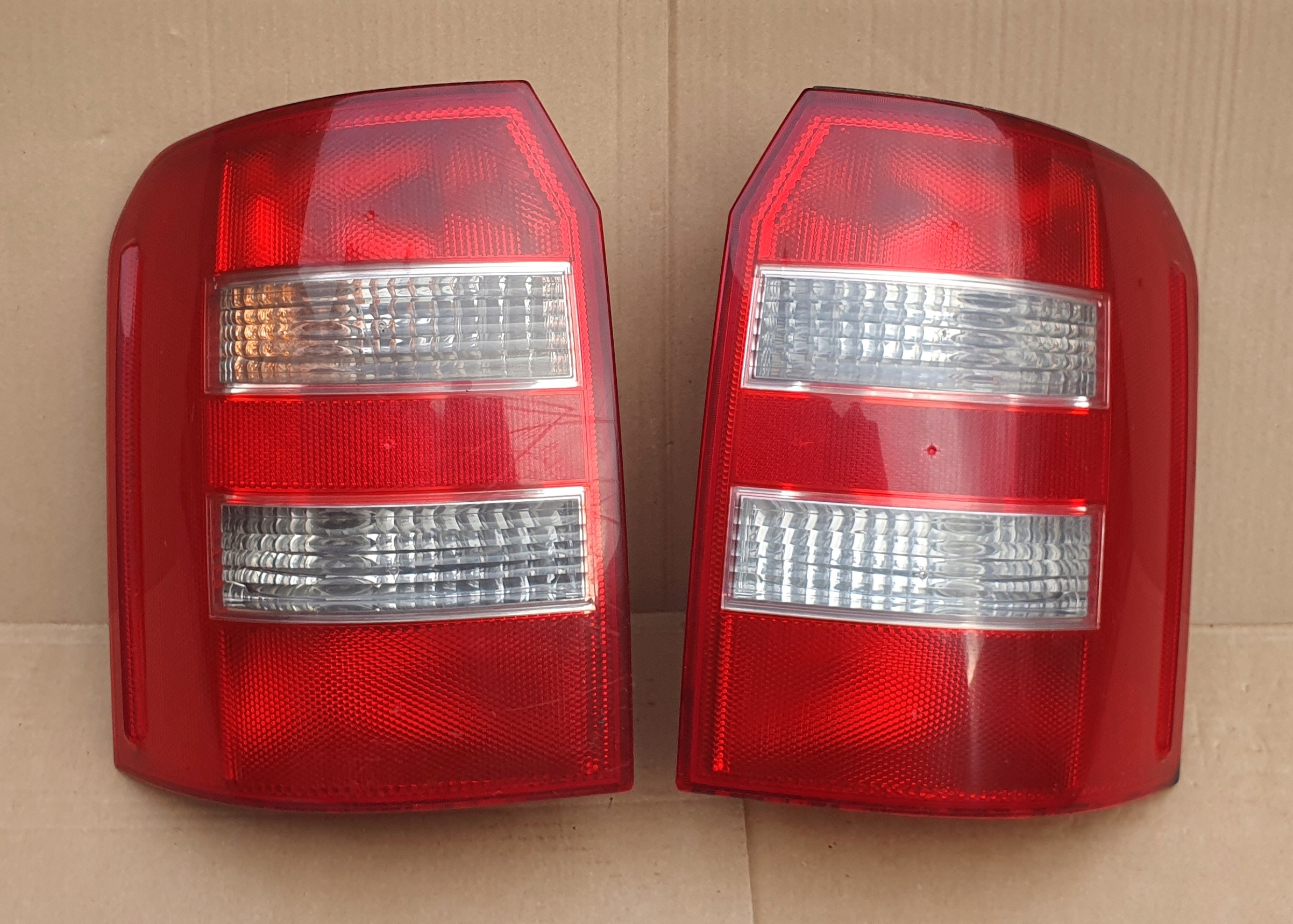 AUDI A2 99-05r ФАРА ПРАВА ЛІВА ЗАД. ЗАДНЯ ЄВРОПА