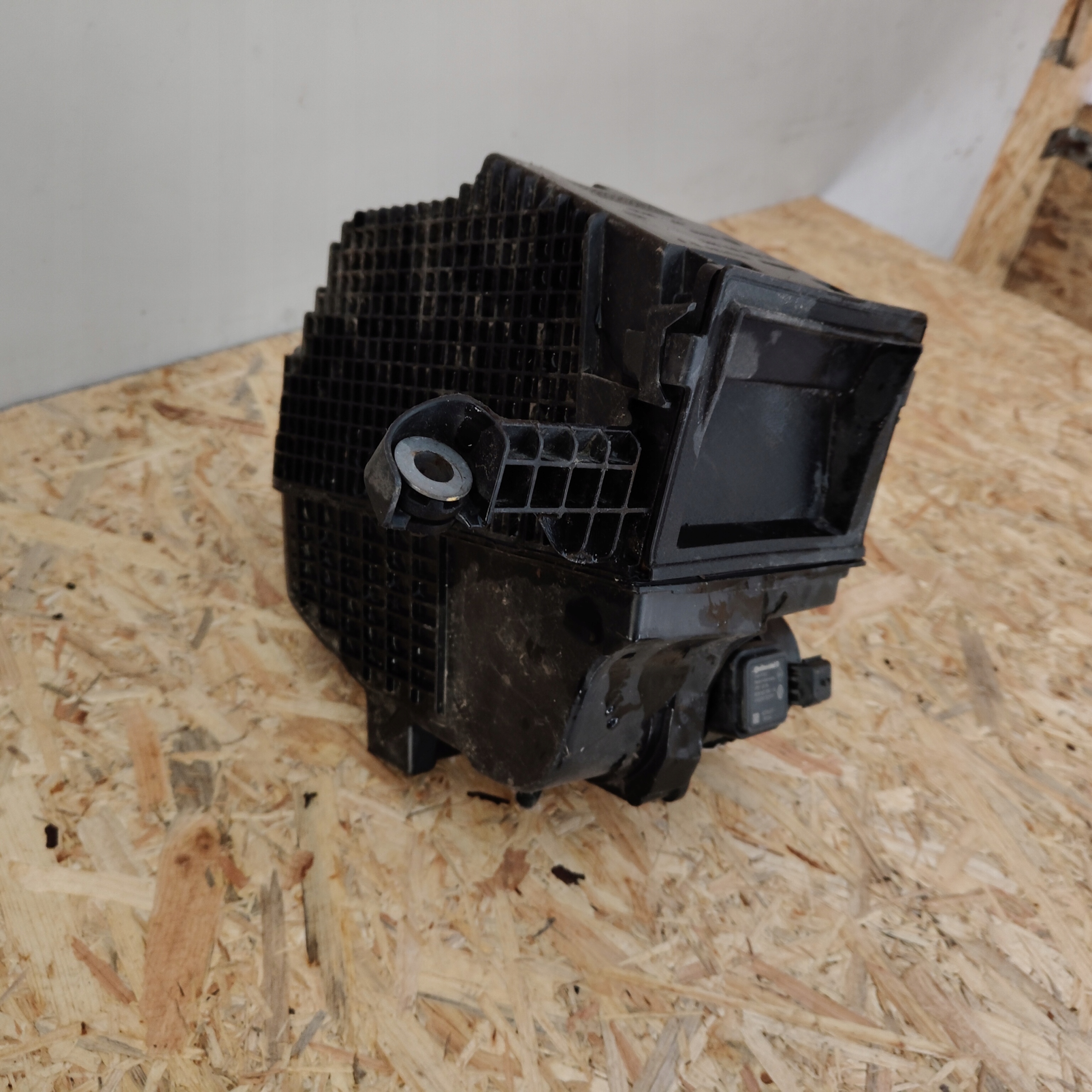 Gehäuse filter luft RENAULT CLIO IV 165001258