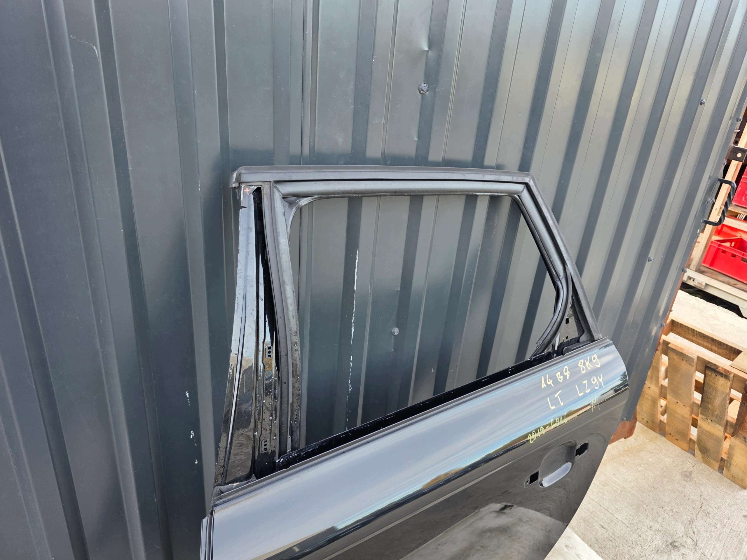 tür links heck AUDI A4 B8 LZ9Y AVANT / KOMBI 2008-2016 !!!