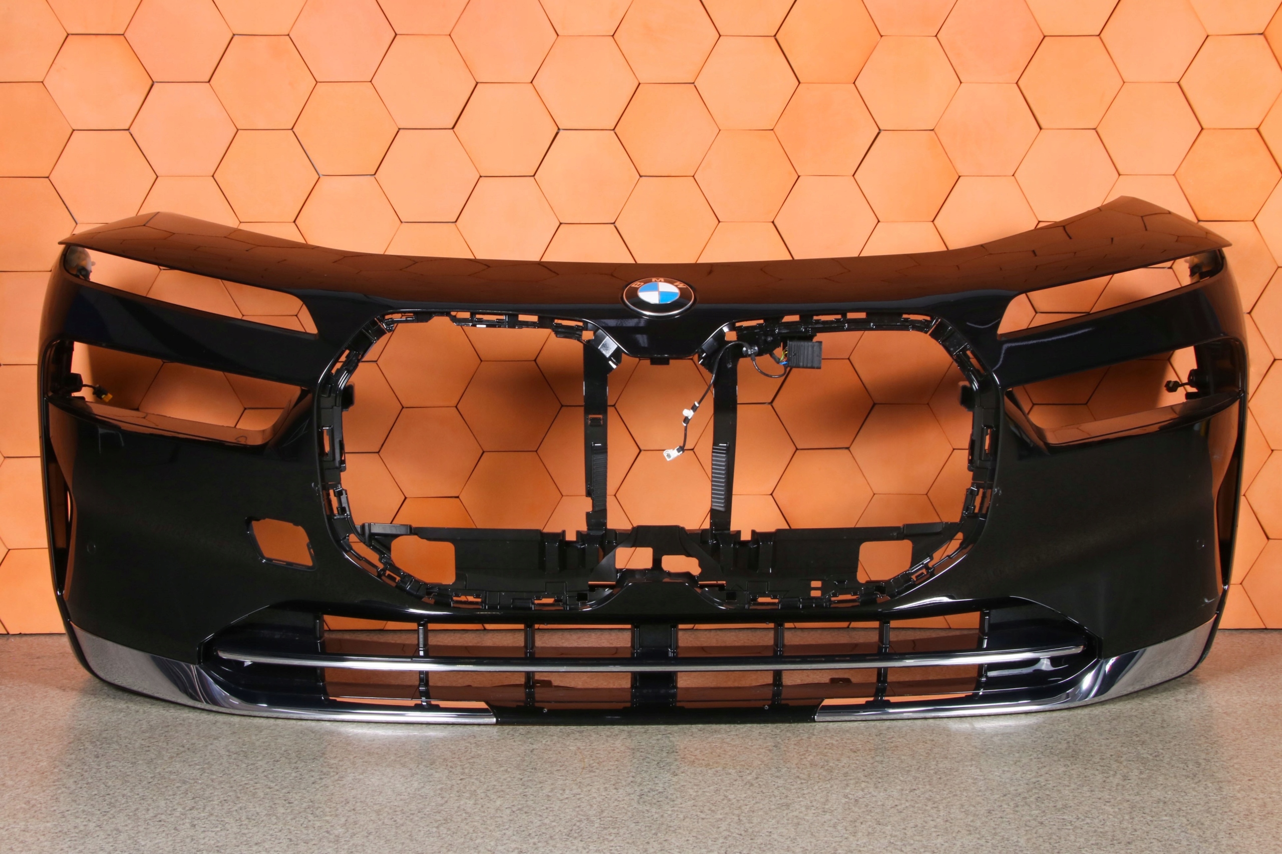 BMW 7 G70 i7 бампер передний Цвет 475