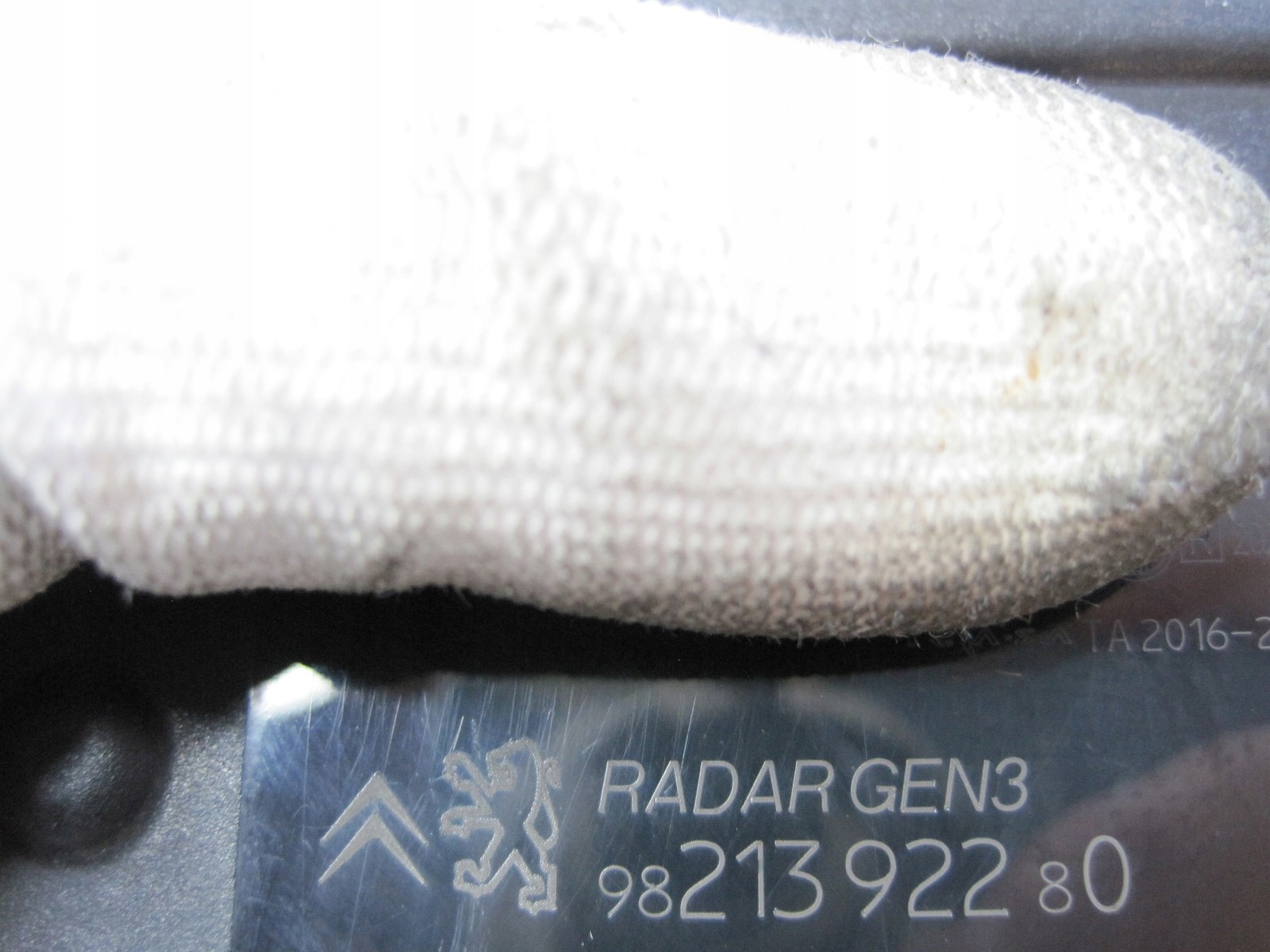 Moduł sterownik radar distronic Peugeot Citroen 9821392280 Producent Peugeot OE