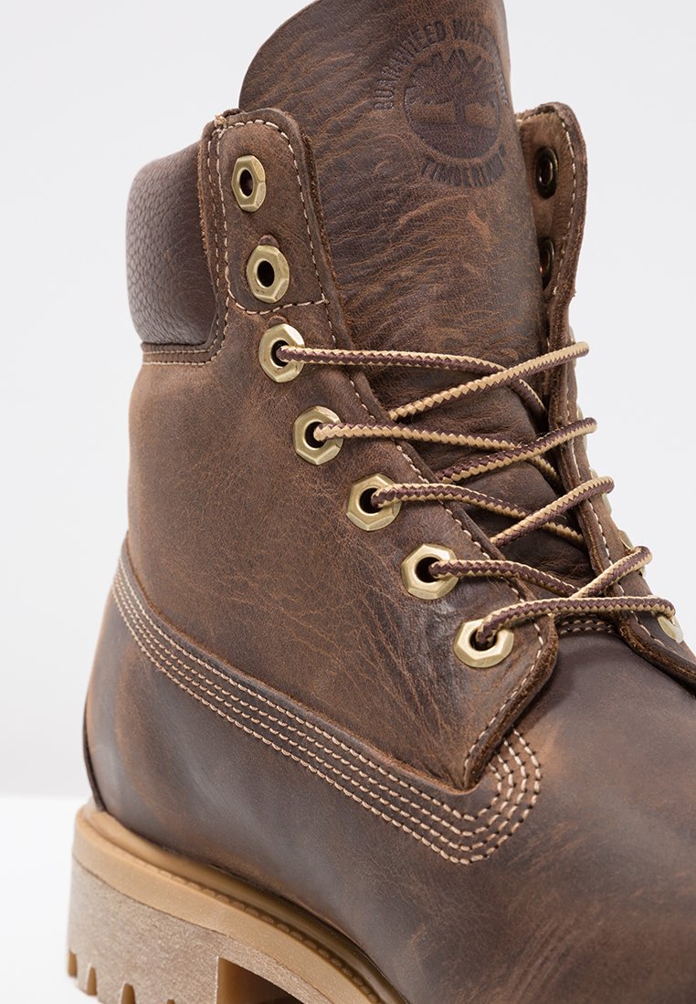 135 # TIMBERLAND # HERITAGE 6 IN NUBUK MĘSKIE 50 EAN (GTIN) 822342541009