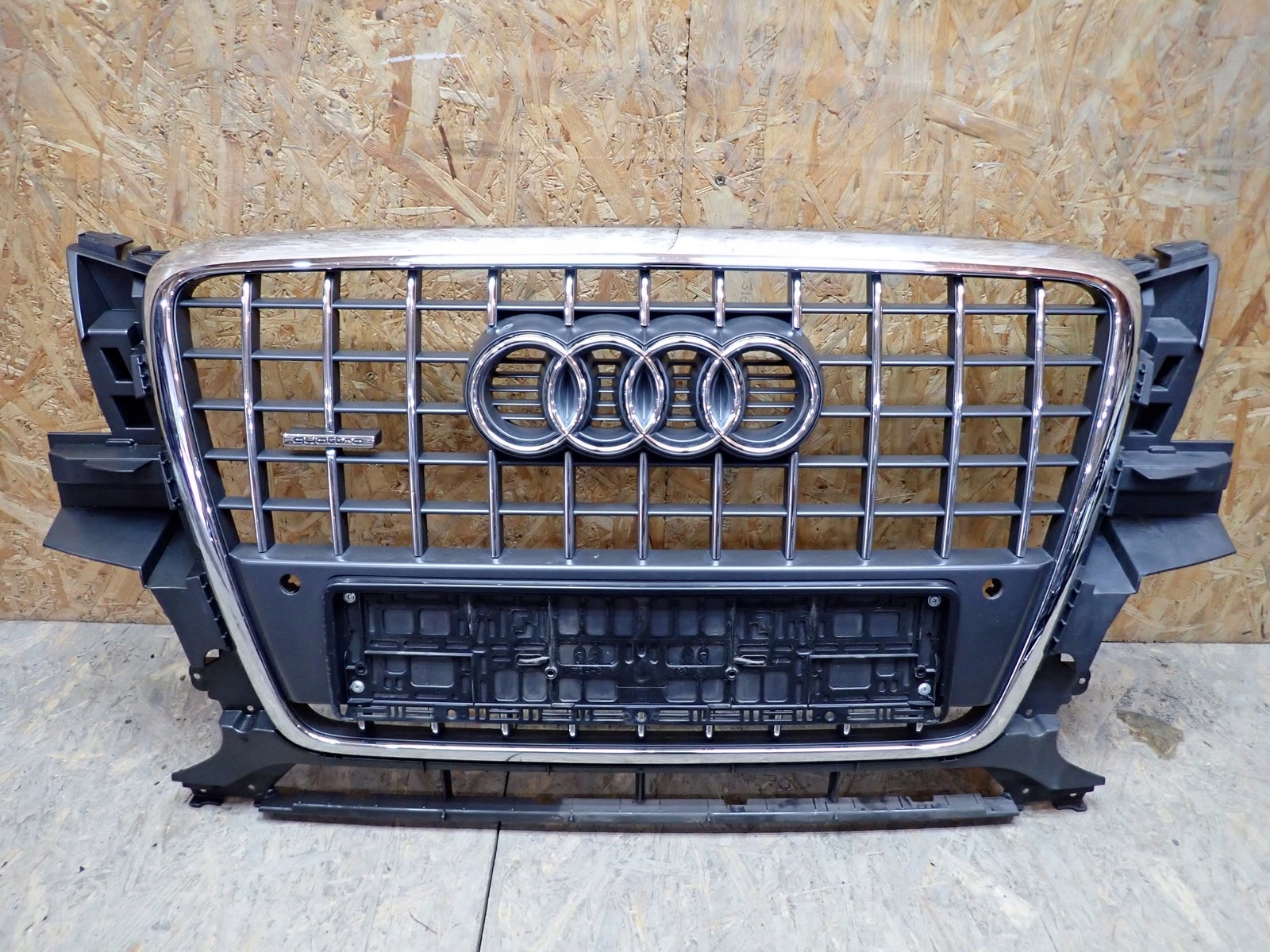 Grill Grill AUDI Q5 8R S LINE 2008-2012R 8R0853651D