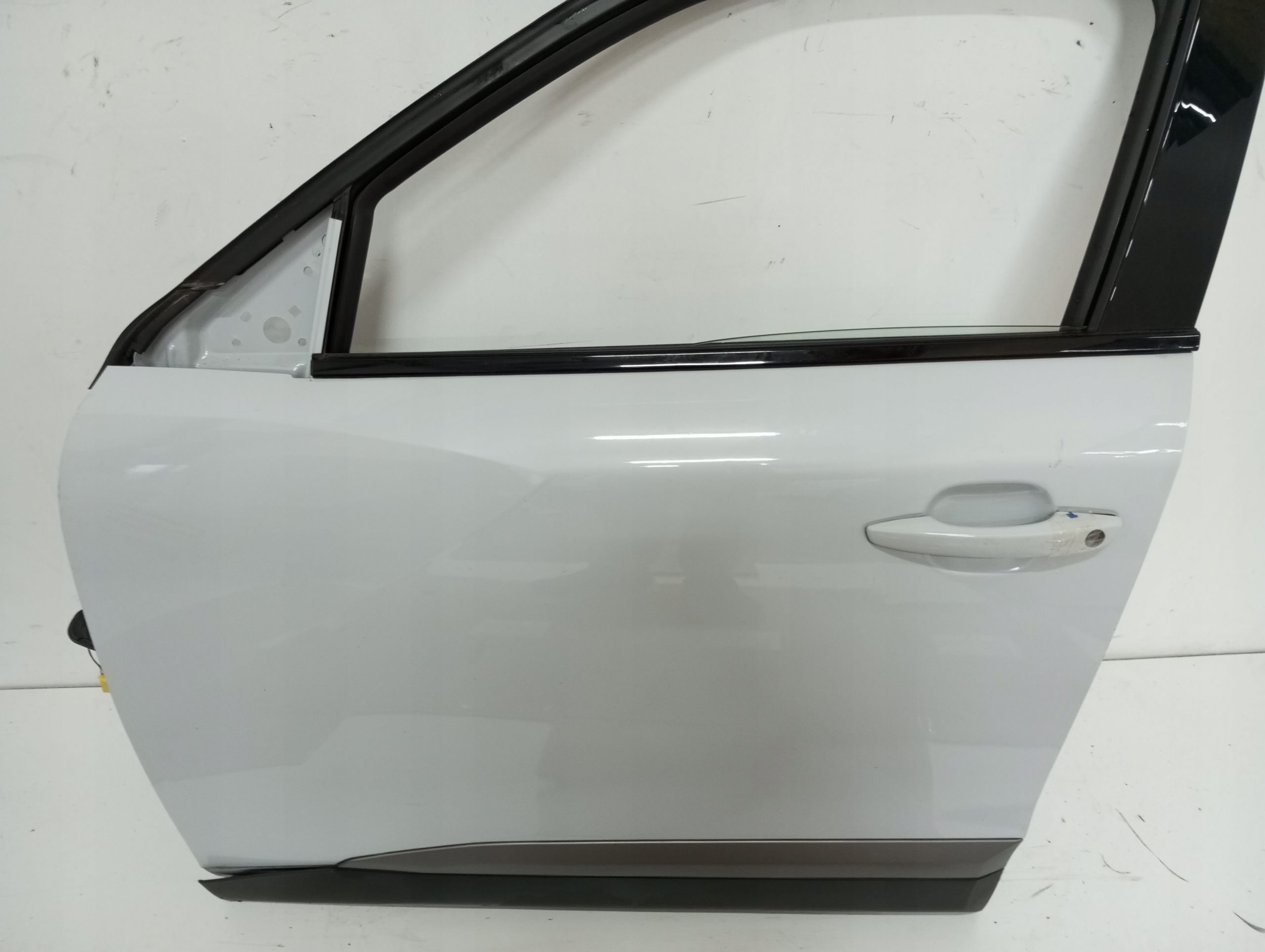 door left front PEUGEOT 2008 II 24R damag.