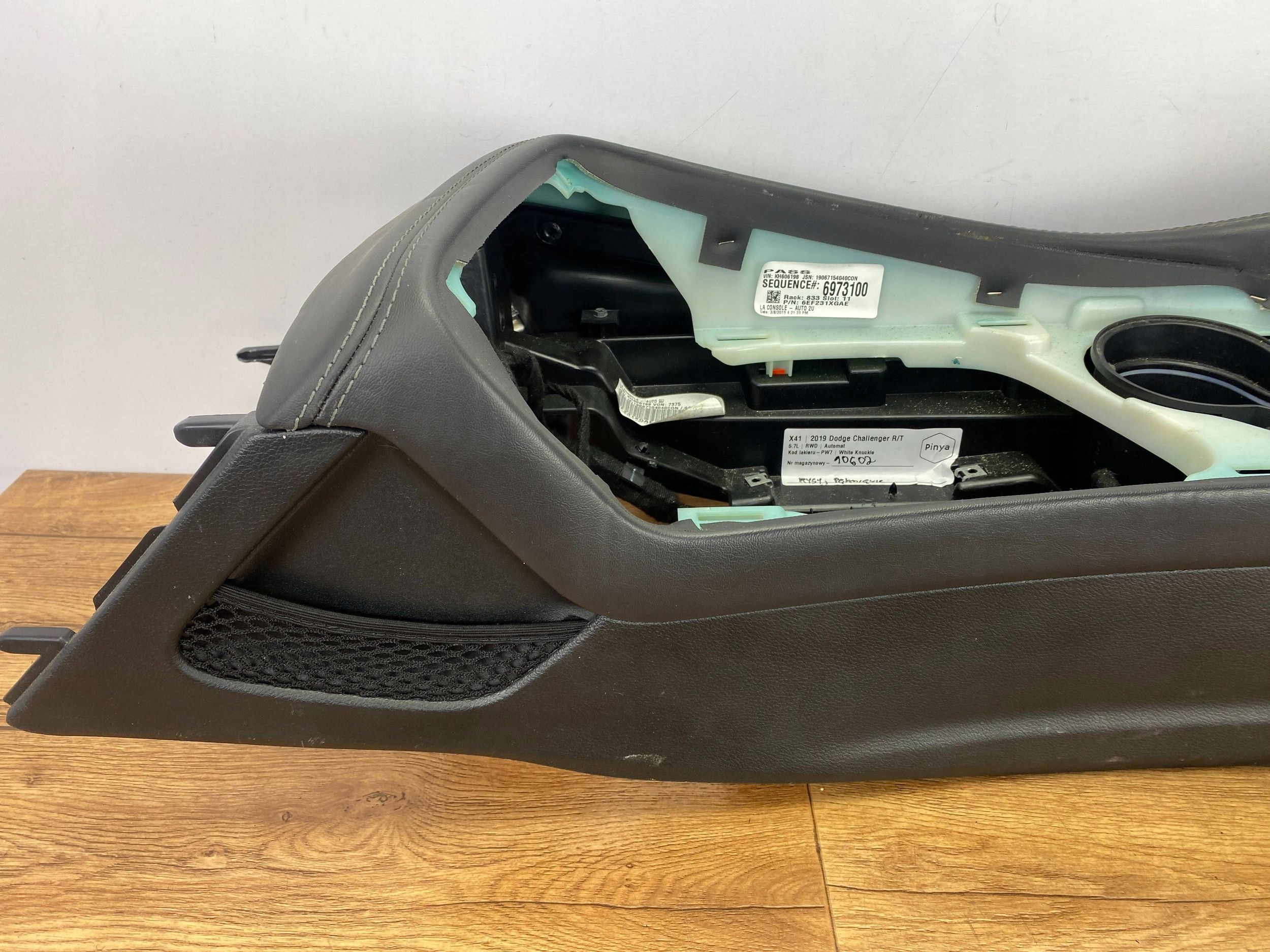 consolle tunel media Dodge Challenger 2015+