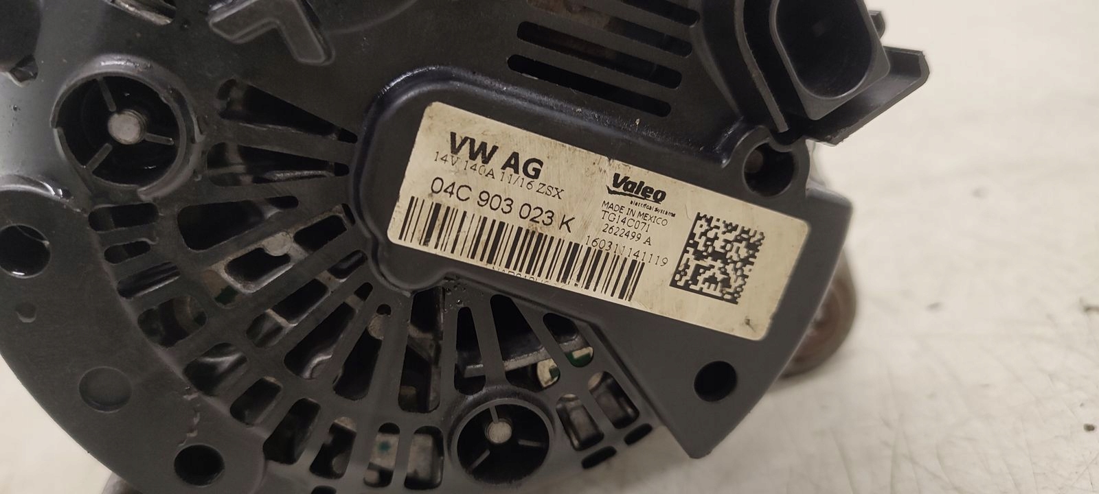 alternator VW Caddy III 2,0 TDI