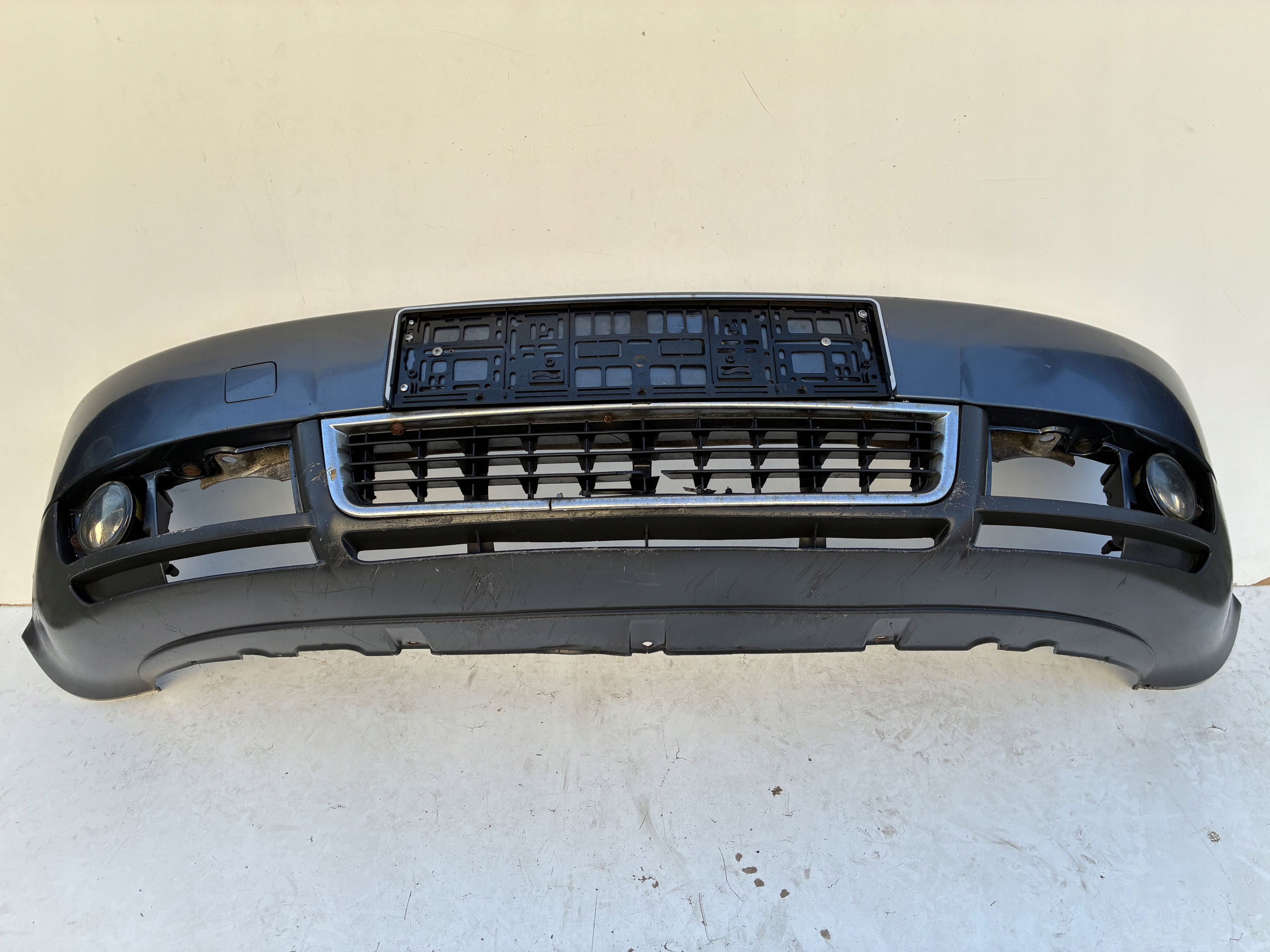 bumper front front Audi A6 C5 Lift LY7L 01-04r. ==OEM==