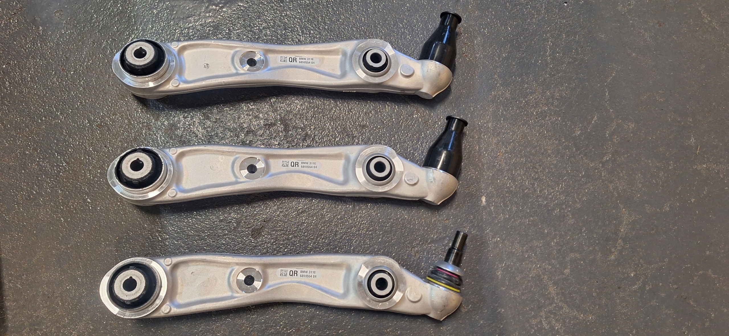 BMW 7 G70 22- WAHACZ POPRZECZNY DOLNY PRAWY PRZÓD