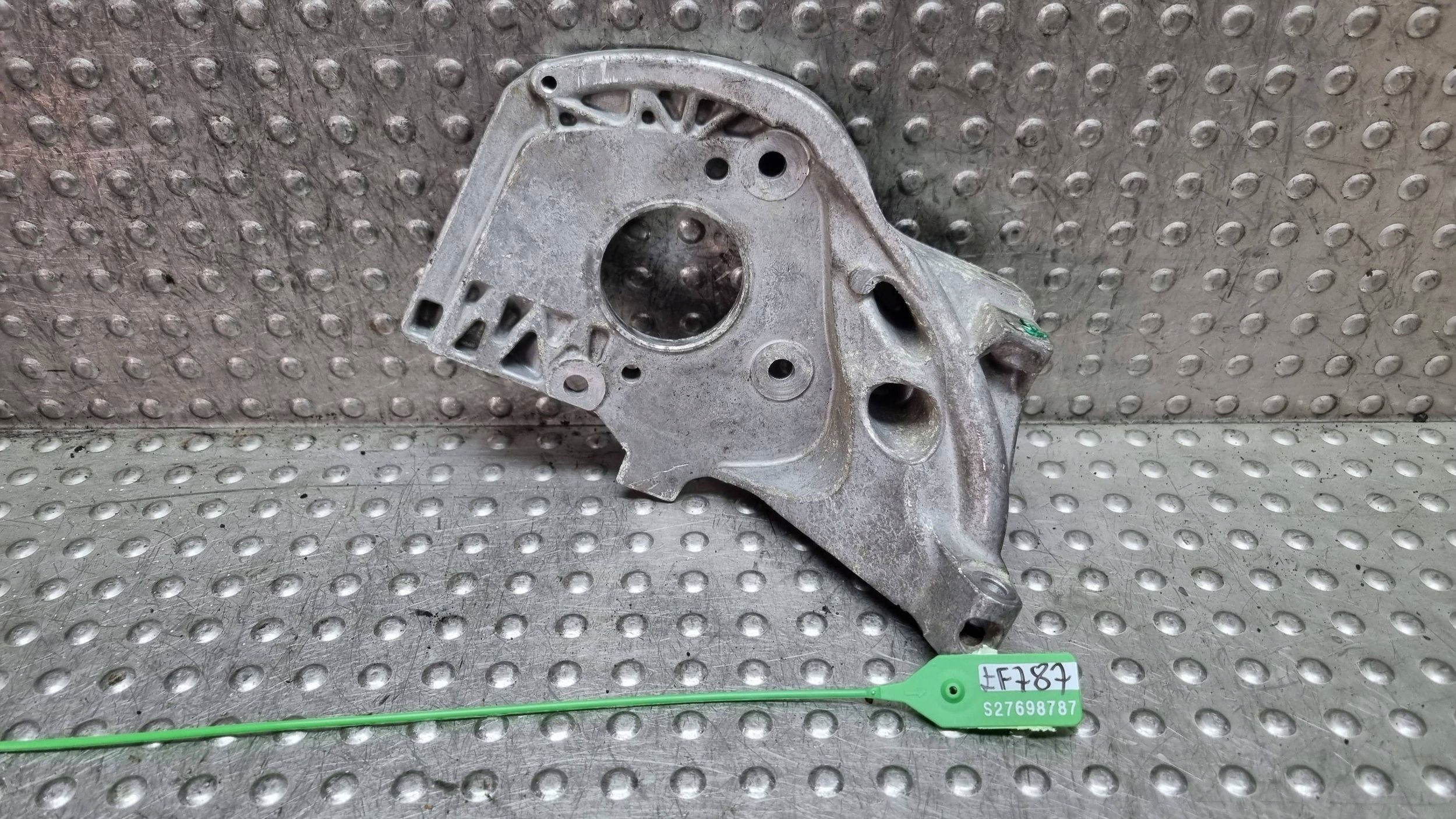 Support Support plaque POMPY 9810953280 FORD FOCUS MK3 TRANSIT COURIER 1.5 TDCI