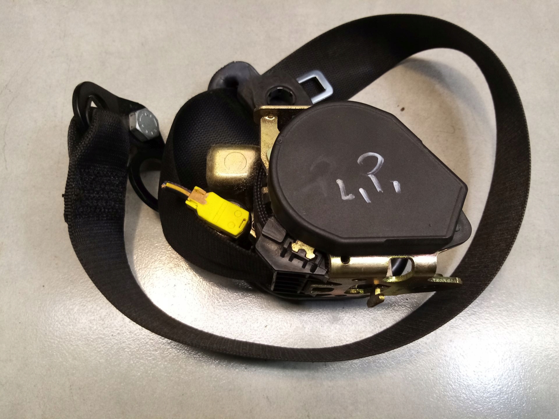 tension belt safety left front MERCEDES W168 1.6