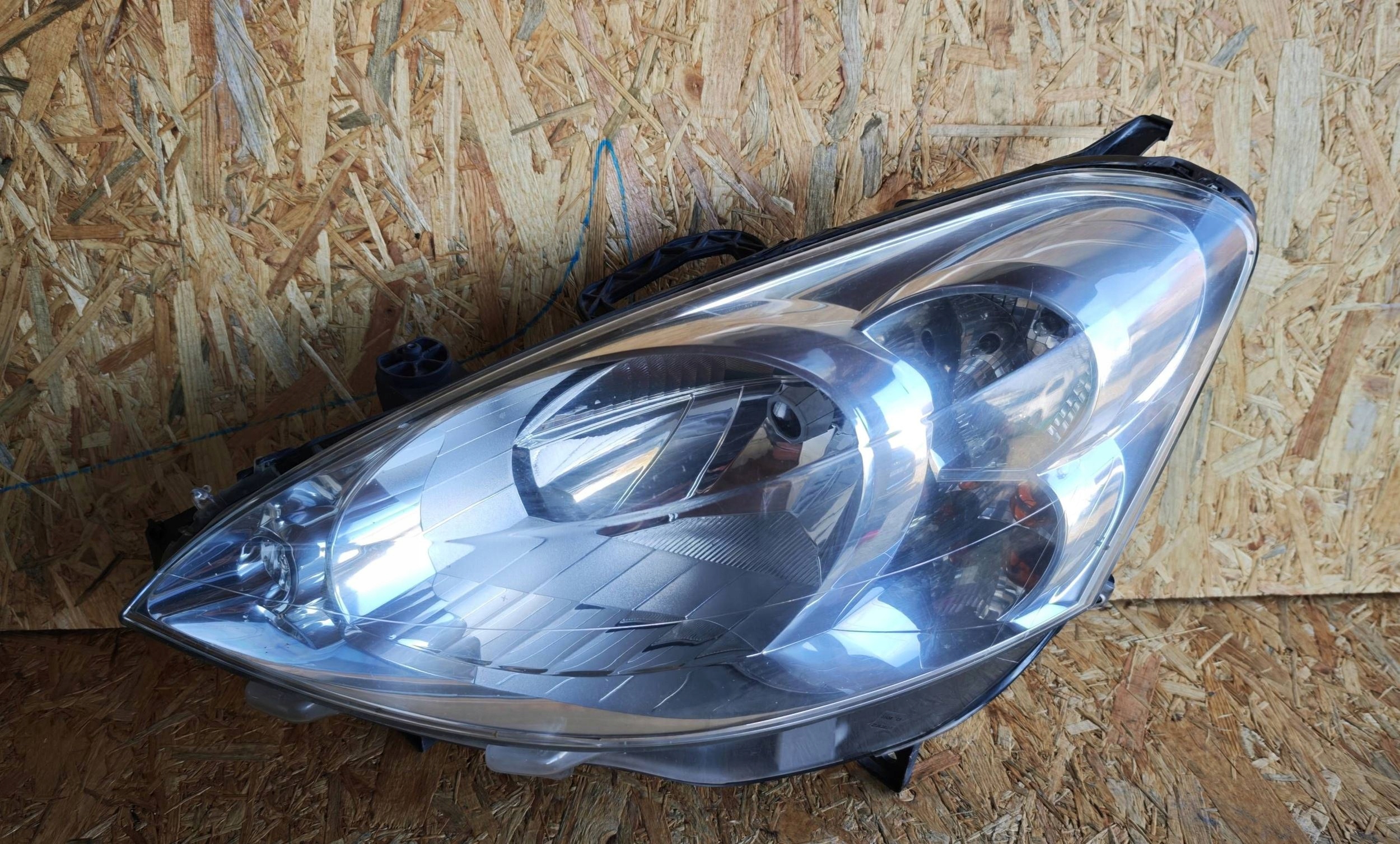 Reflektor front side left Peugeot Partner 9682829380