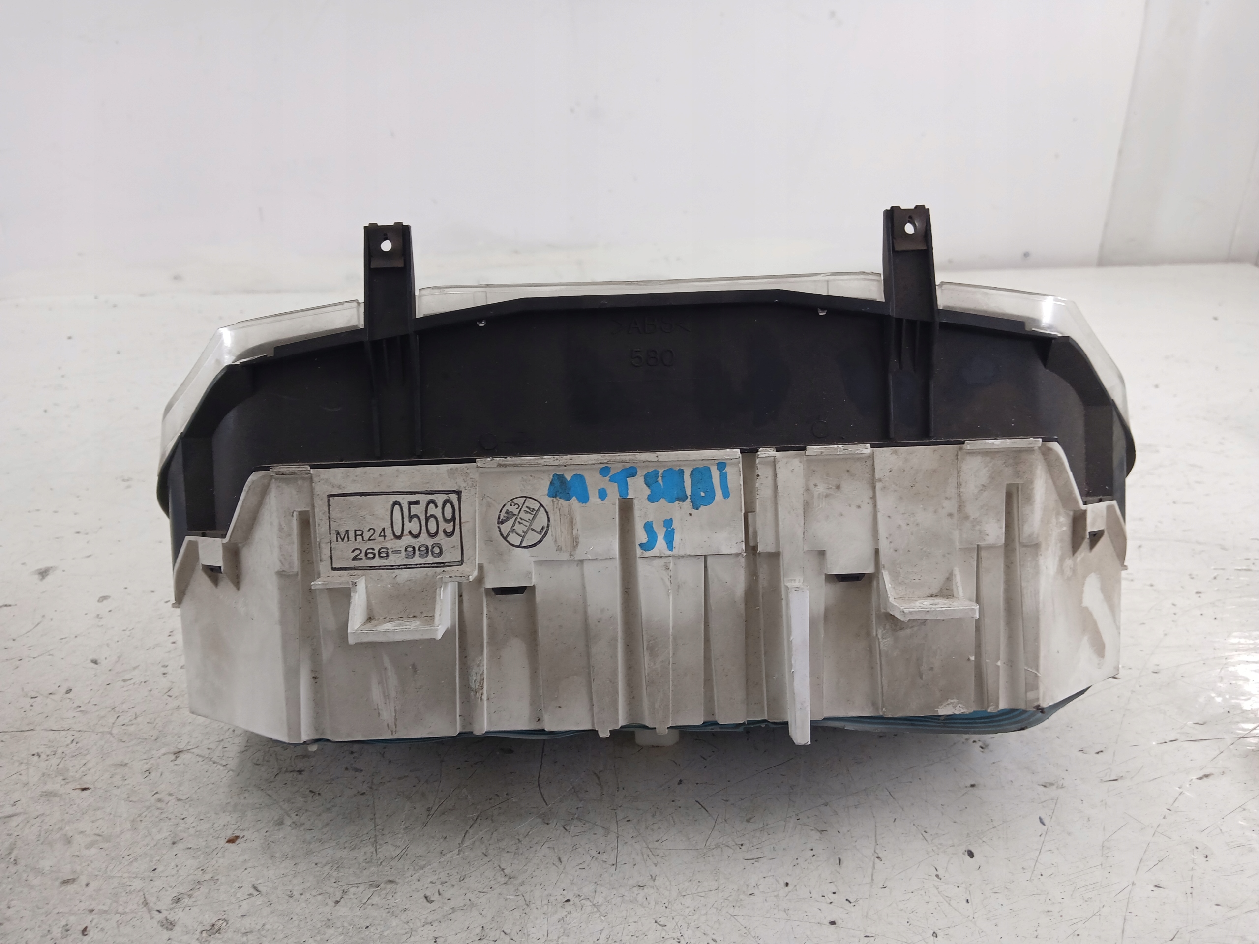 MITSUBISHI SPACE RUNNER 1.8 dials dials MR240569