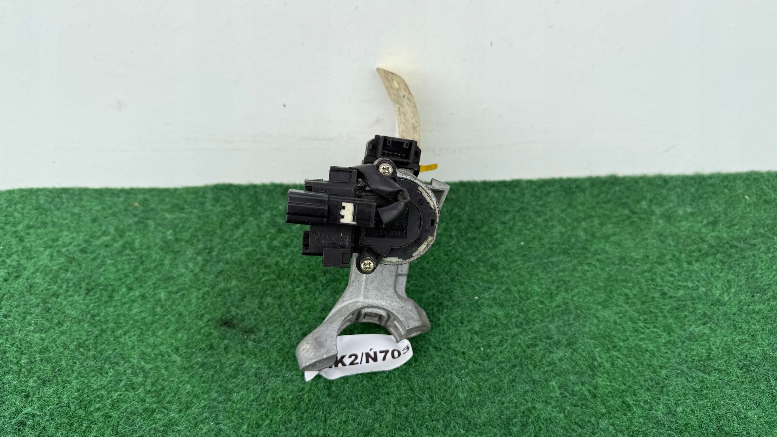 ignition key TOYOTA COROLLA E12 45020-02-4 PAK2/N703