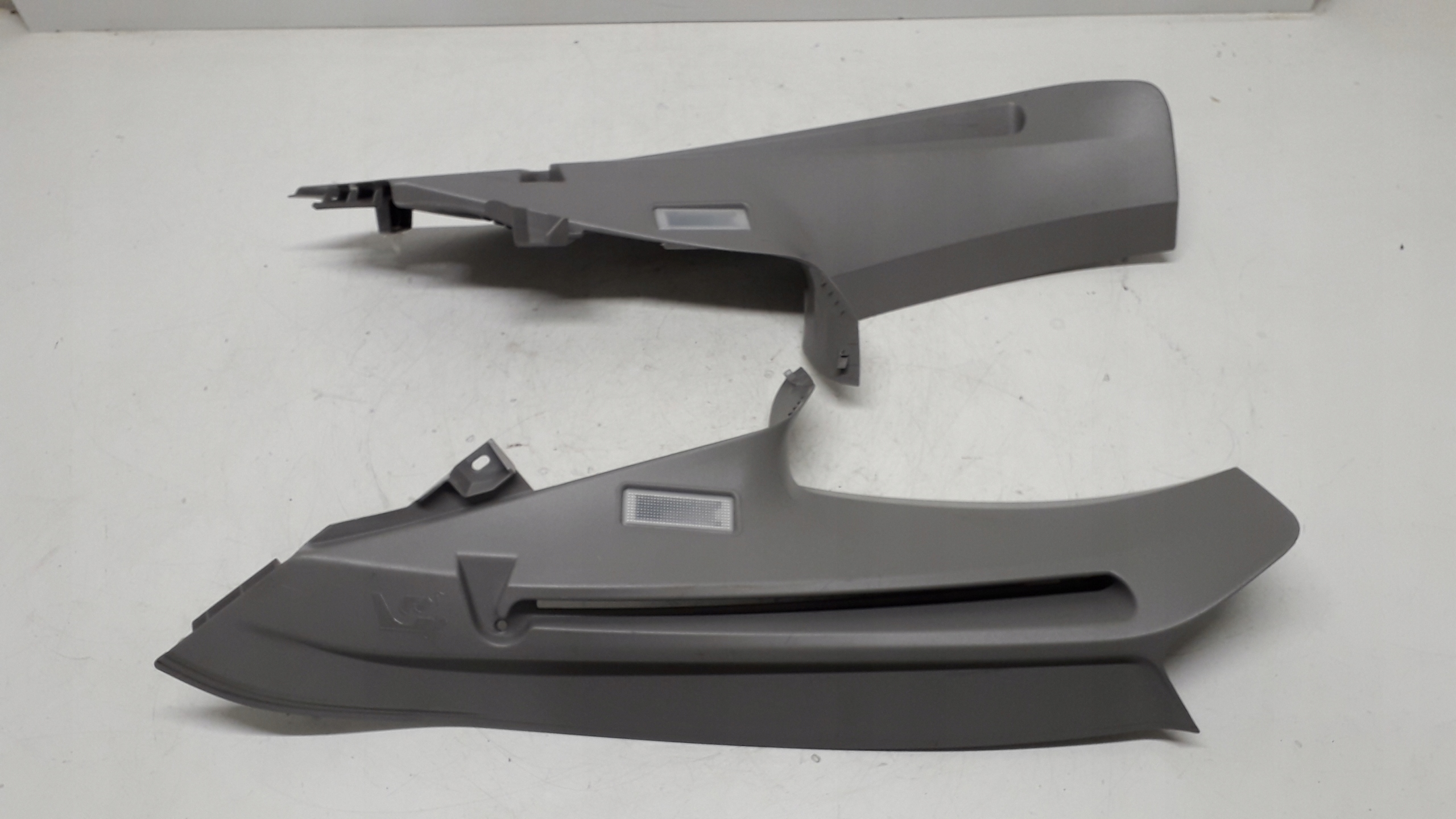 BMW 5 F11 кришка стійки багажника права ліва КПЛ