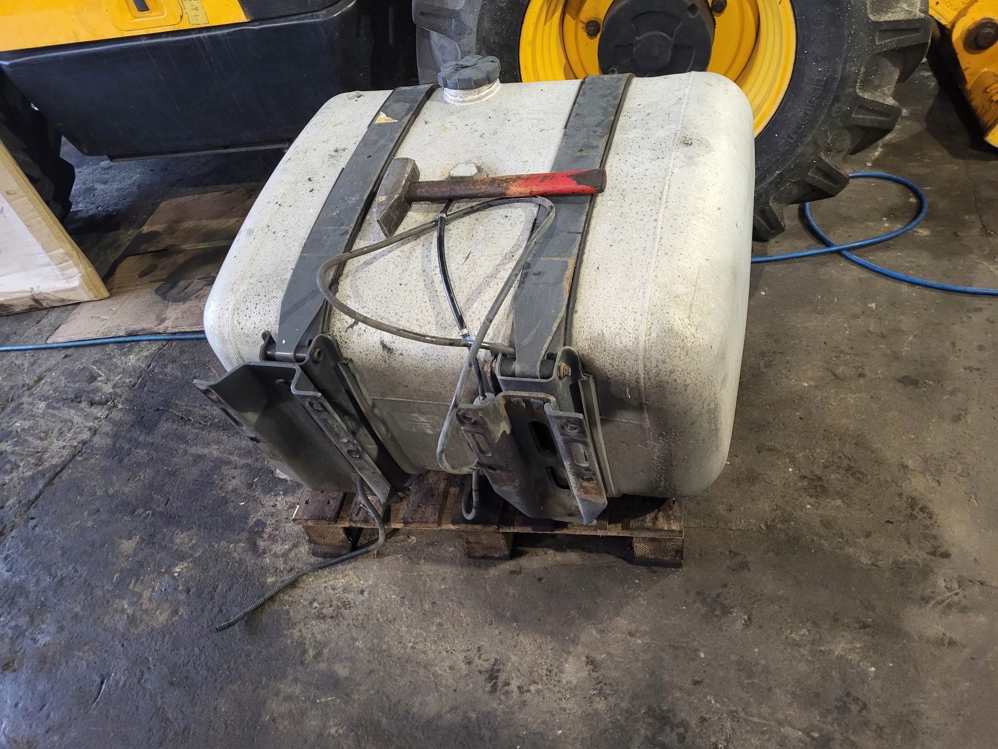 Merced Actros MP4 Mega паливний бак a9604702103