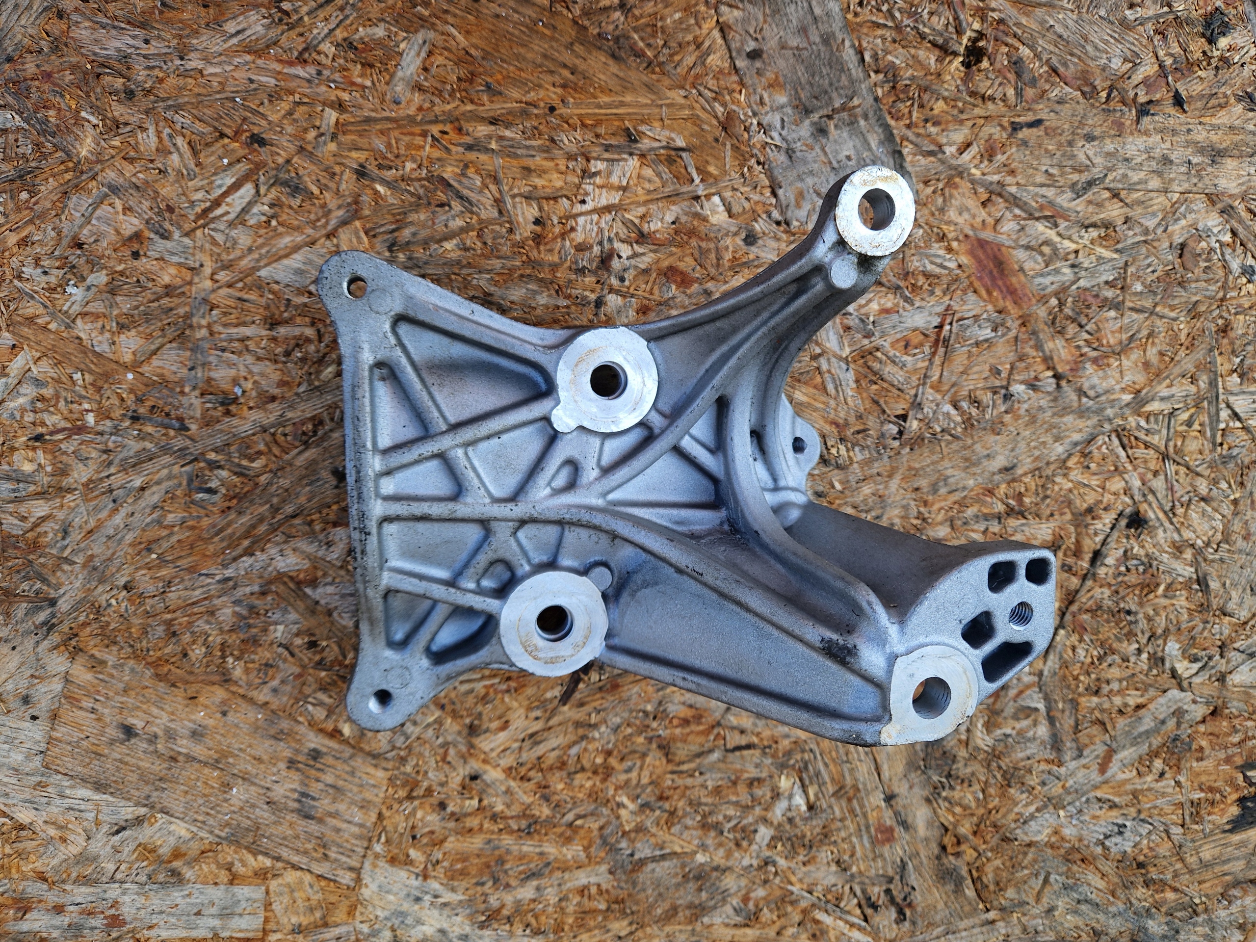 Support Support plaque SPREZARKI JEEP WRANGLER 2.8 CRD 90513291F