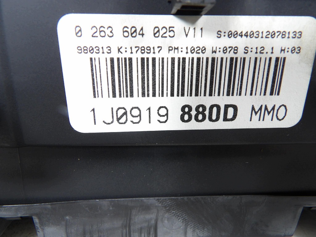 VW GOLF 4 IV 1.9TDI dials 1J0919880D