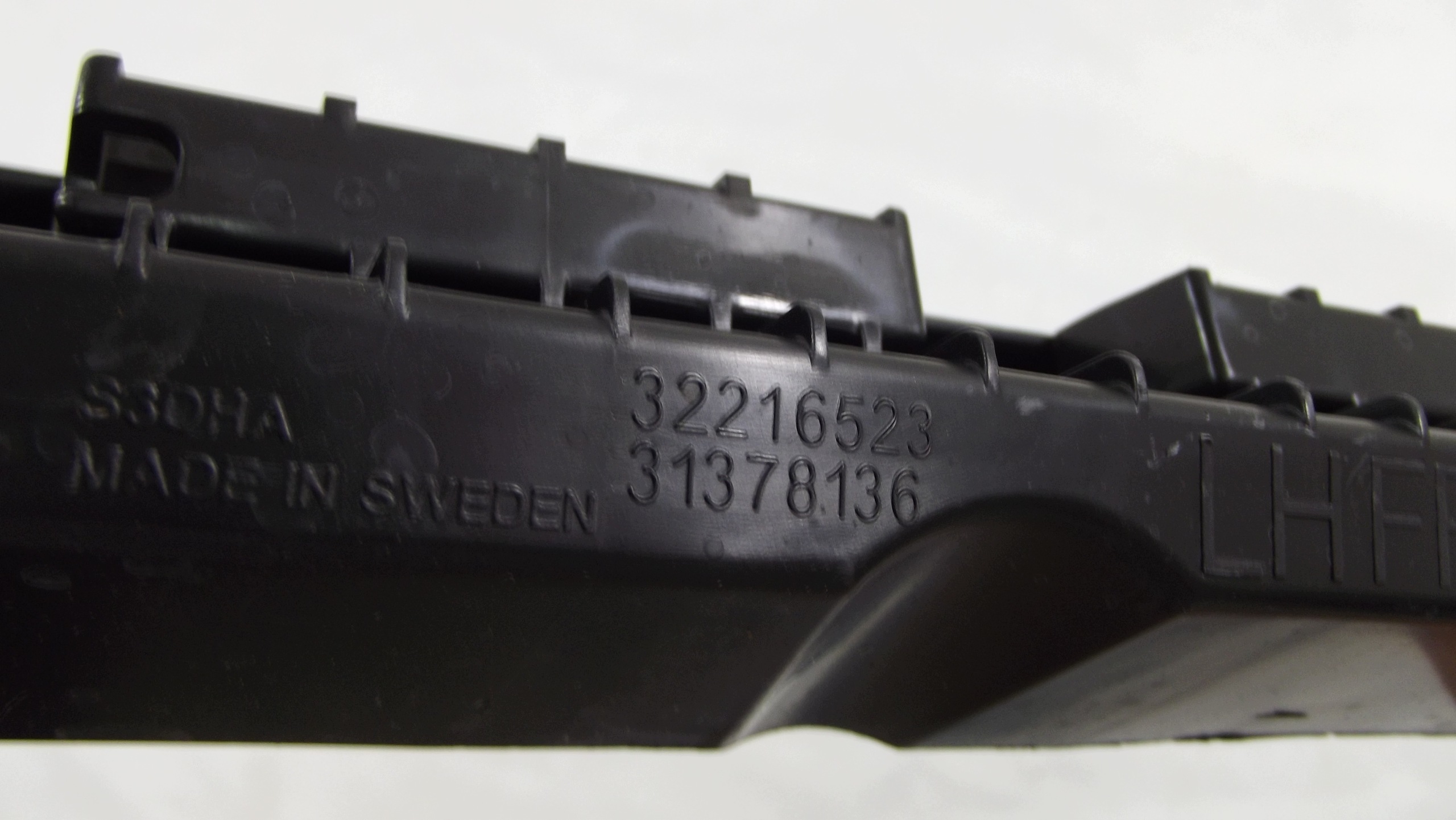 Volvo XC90 II support holder mouldings progowej left 32216523 31378136