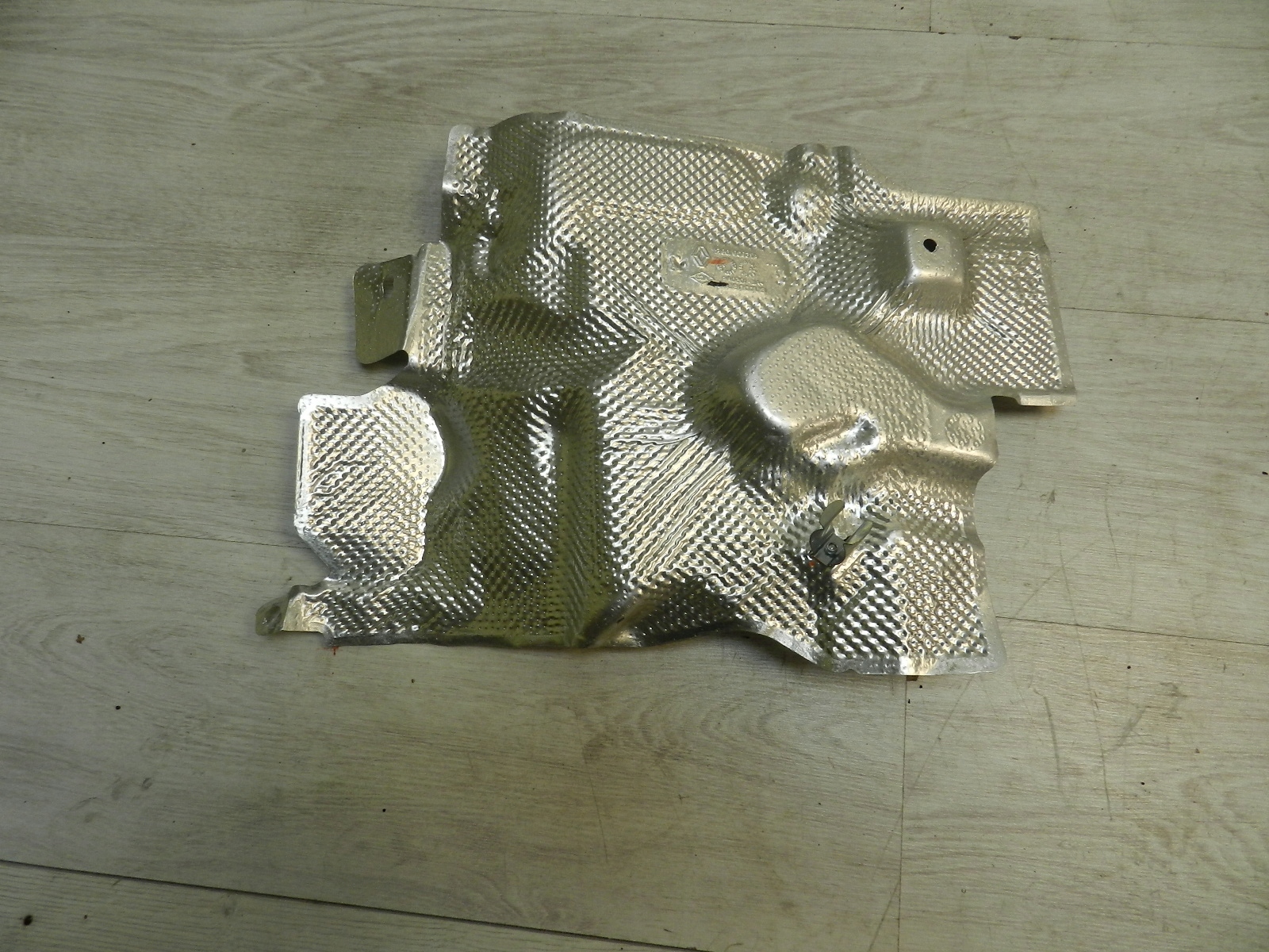 NISSAN JUKE II F16 1.0 DIG-T OSŁONA TERMICZNA